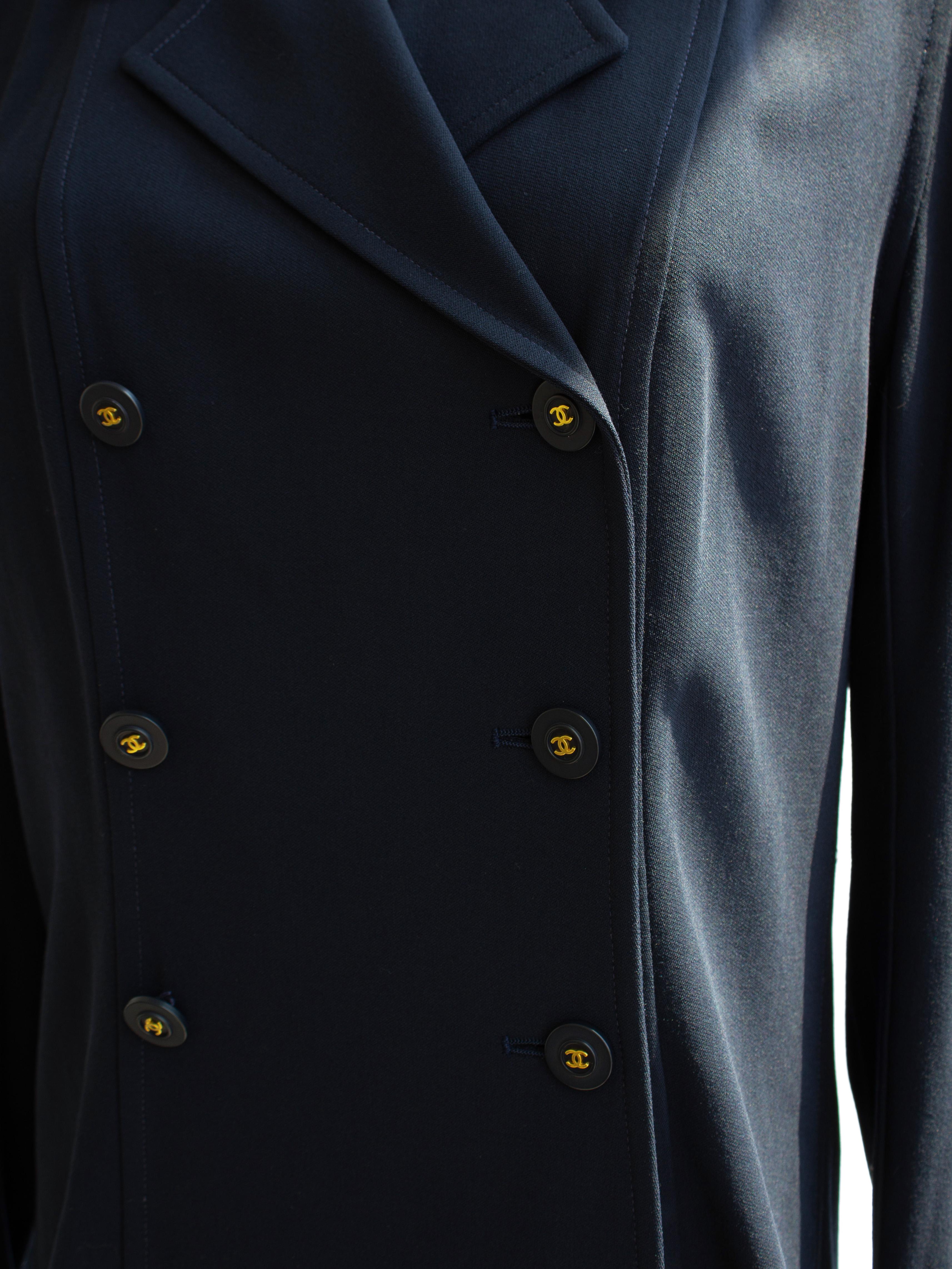 Chaqueta Chanel Vintage S/S 1994 Azul Marino Oro CC Doble Botón 94P en venta 4