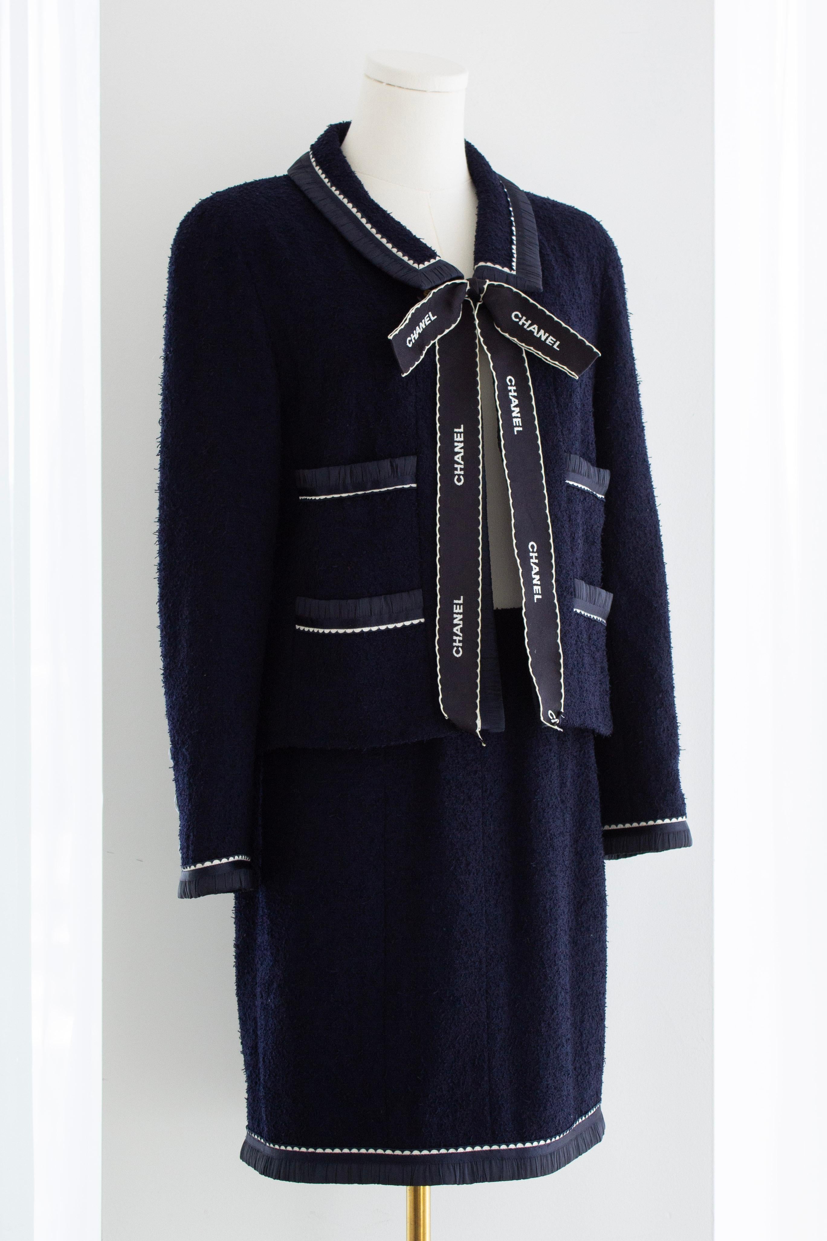 CHANEL UNIFORMネイビー リボン付きジャケット 38 Chanel Vintage S/S 1994 Navy Blue Logo Bow 94P Jacket Skirt Suit