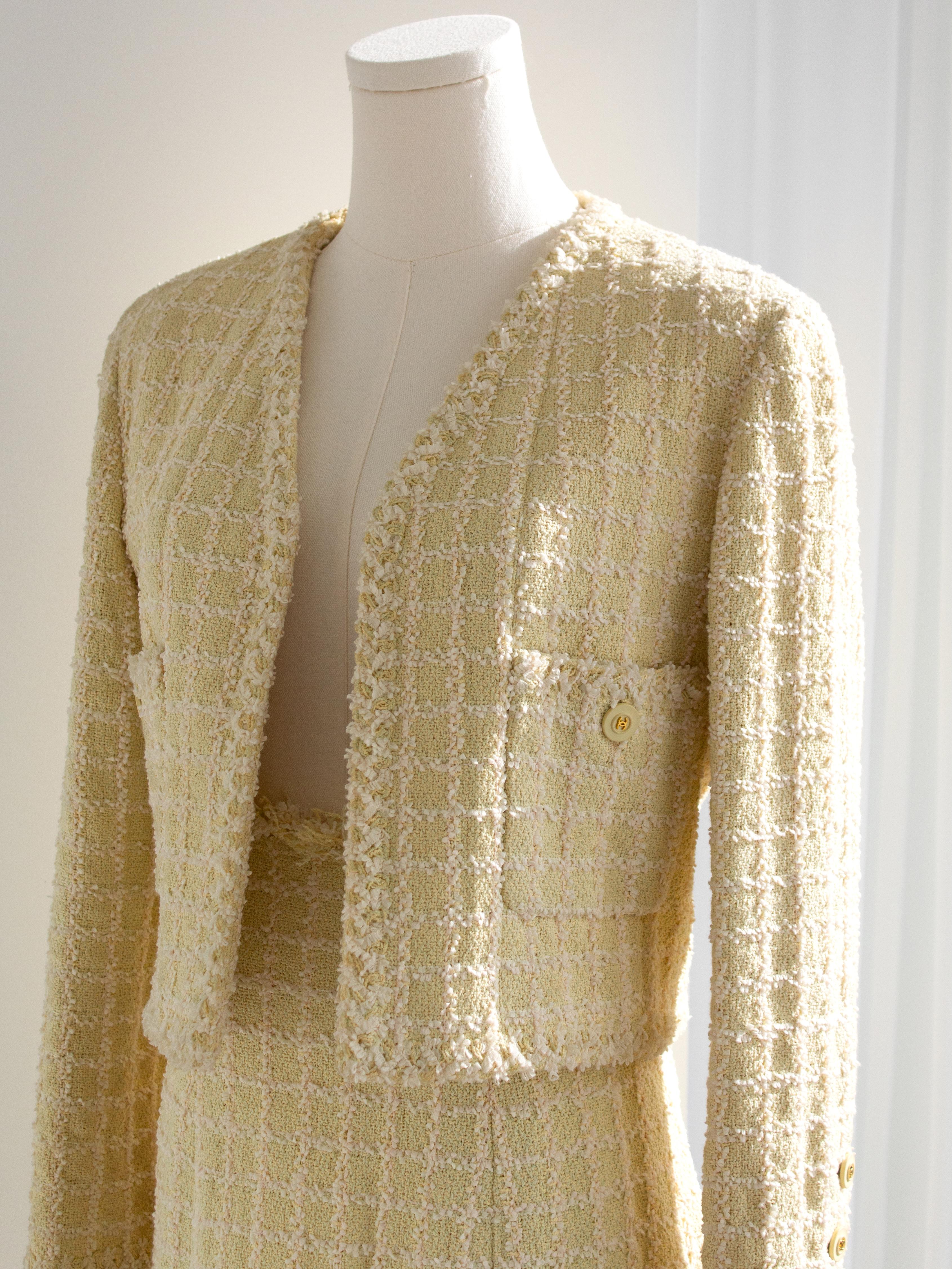 Chanel Vintage S/S 1994 Yellow Green Fantasy Tweed 94P Jacket Skirt Suit For Sale 5