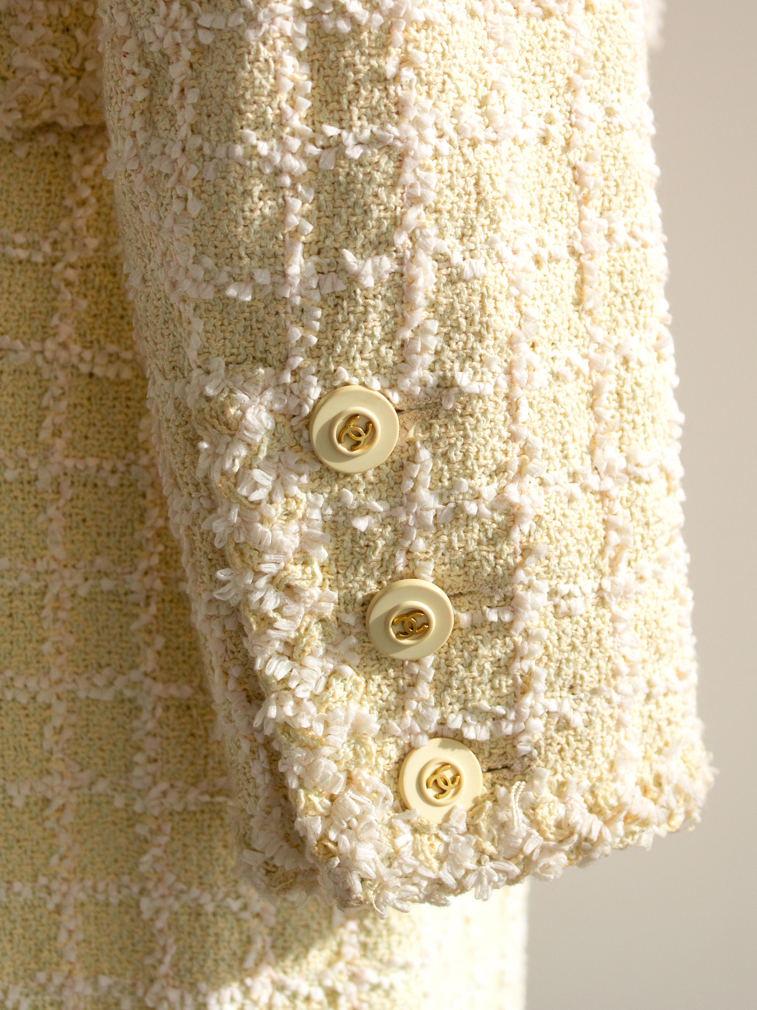 Chanel Vintage S/S 1994 Yellow Green Fantasy Tweed 94P Jacket Skirt Suit For Sale 8