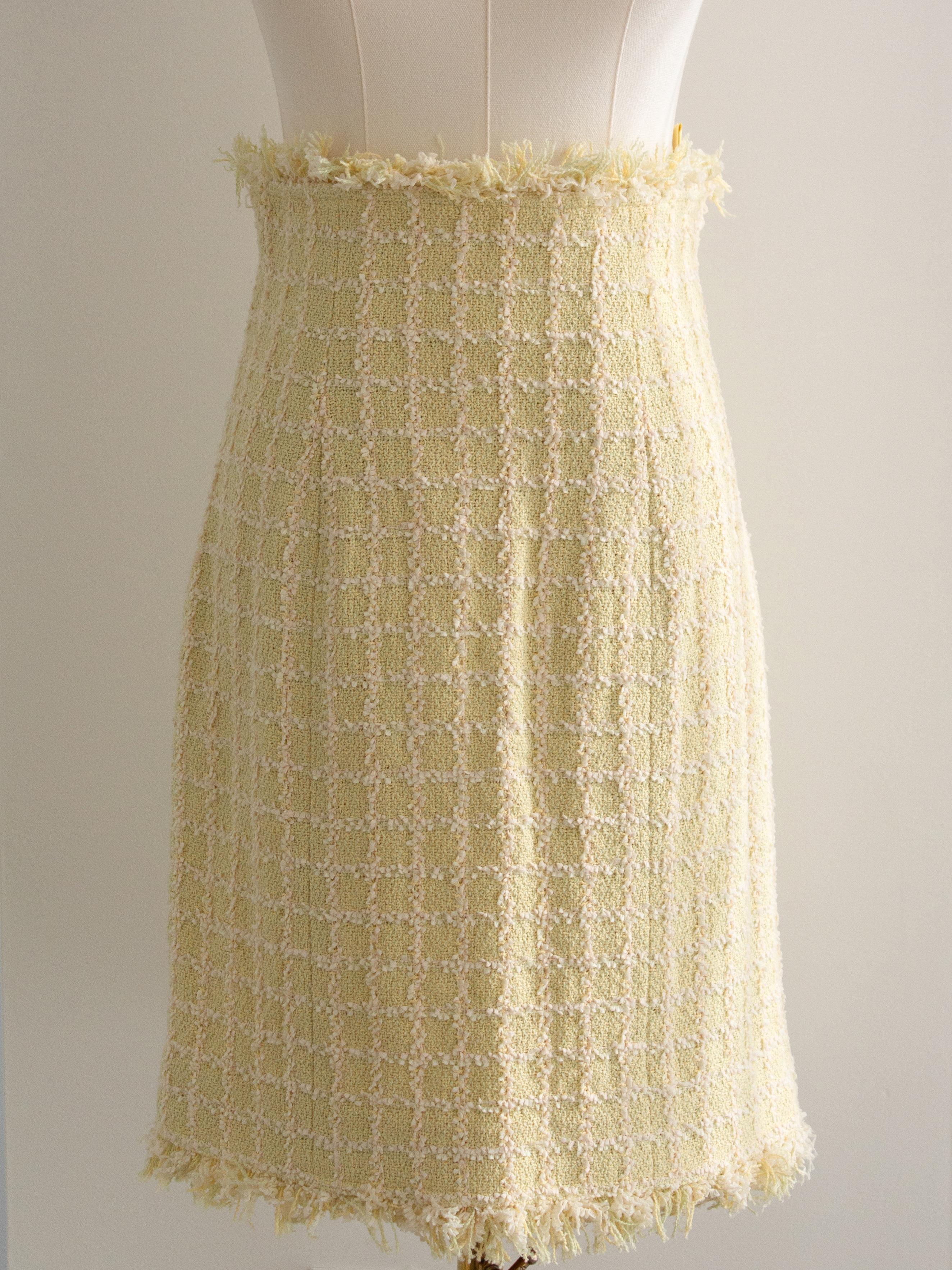 Chanel Vintage S/S 1994 Yellow Green Fantasy Tweed 94P Jacket Skirt Suit For Sale 12