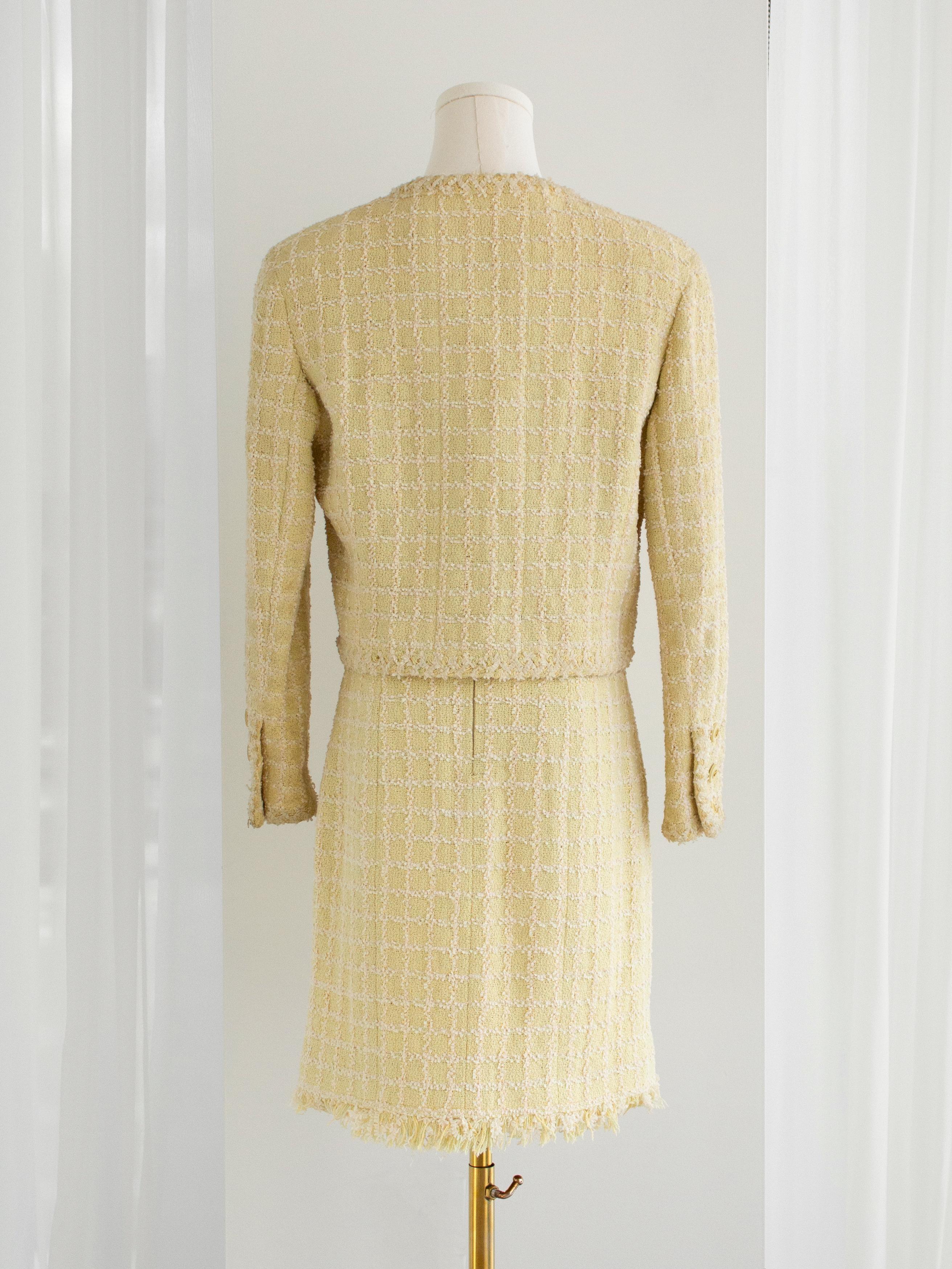 Chanel Vintage S/S 1994 Yellow Green Fantasy Tweed 94P Jacket Skirt Suit For Sale 15