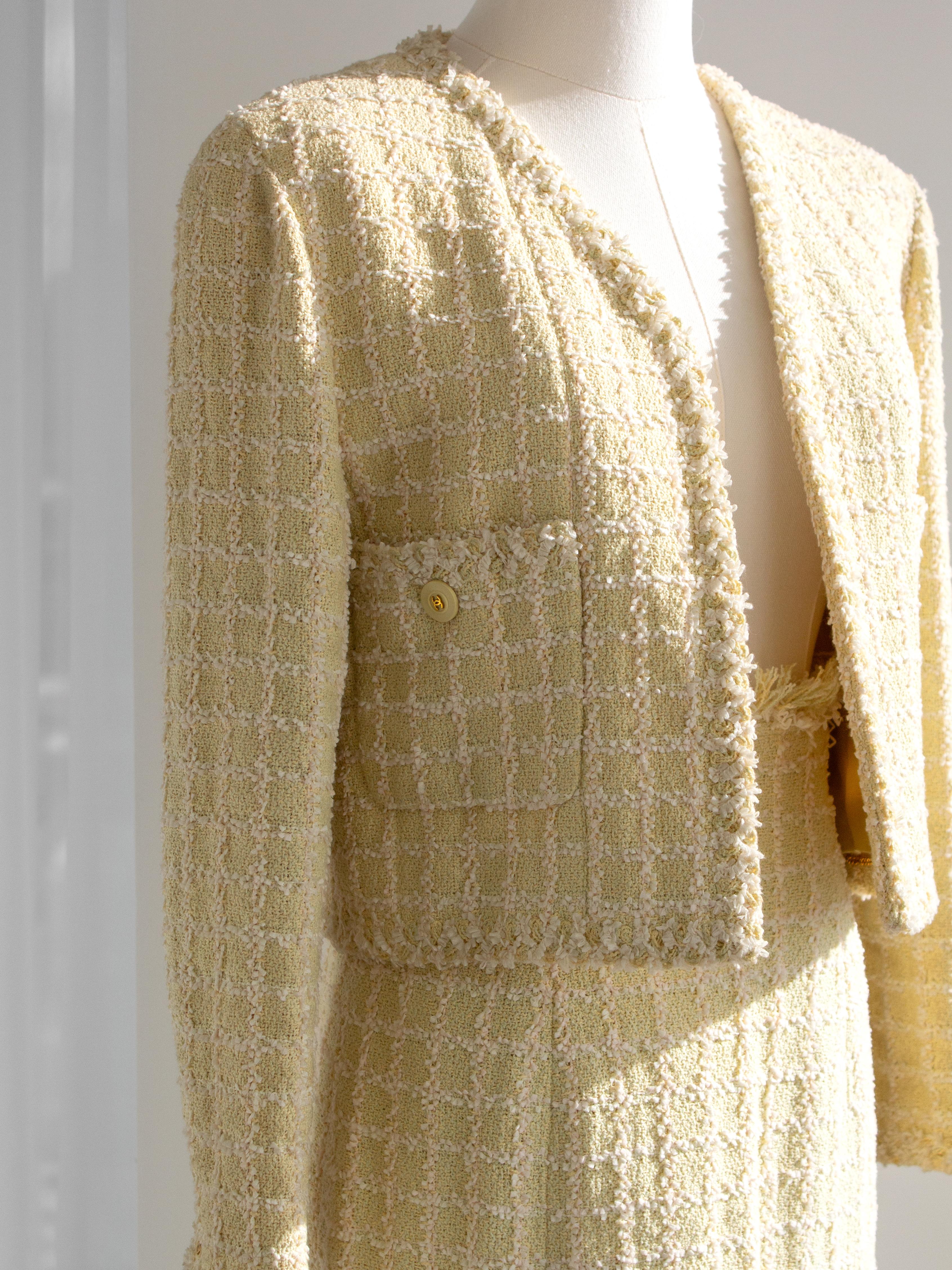 Chanel Vintage S/S 1994 Yellow Green Fantasy Tweed 94P Jacket Skirt Suit For Sale 4