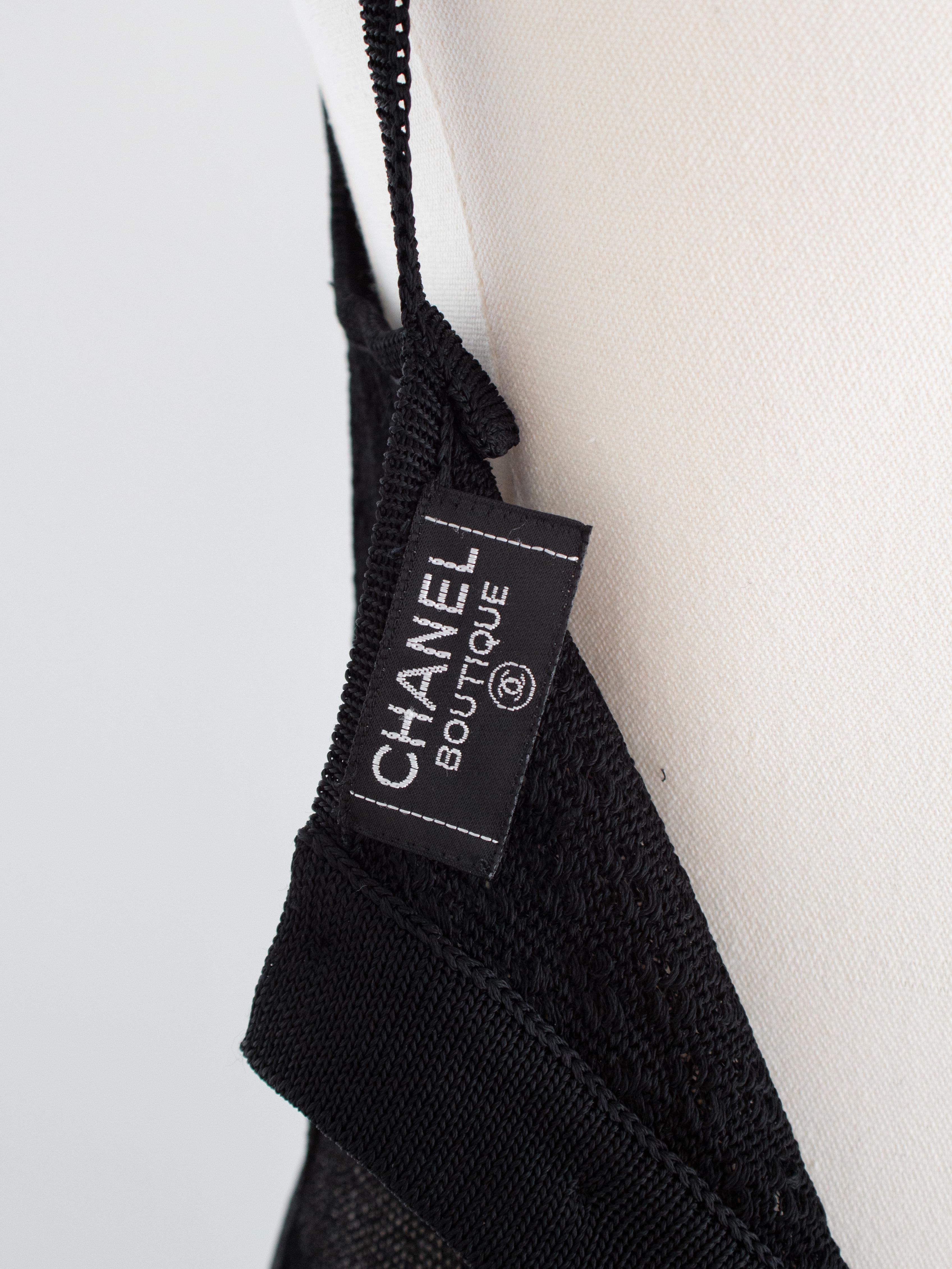 Chanel Vintage S/S 1995 Barbie Negro Punto Crochet Perla 95P Mono en venta 7
