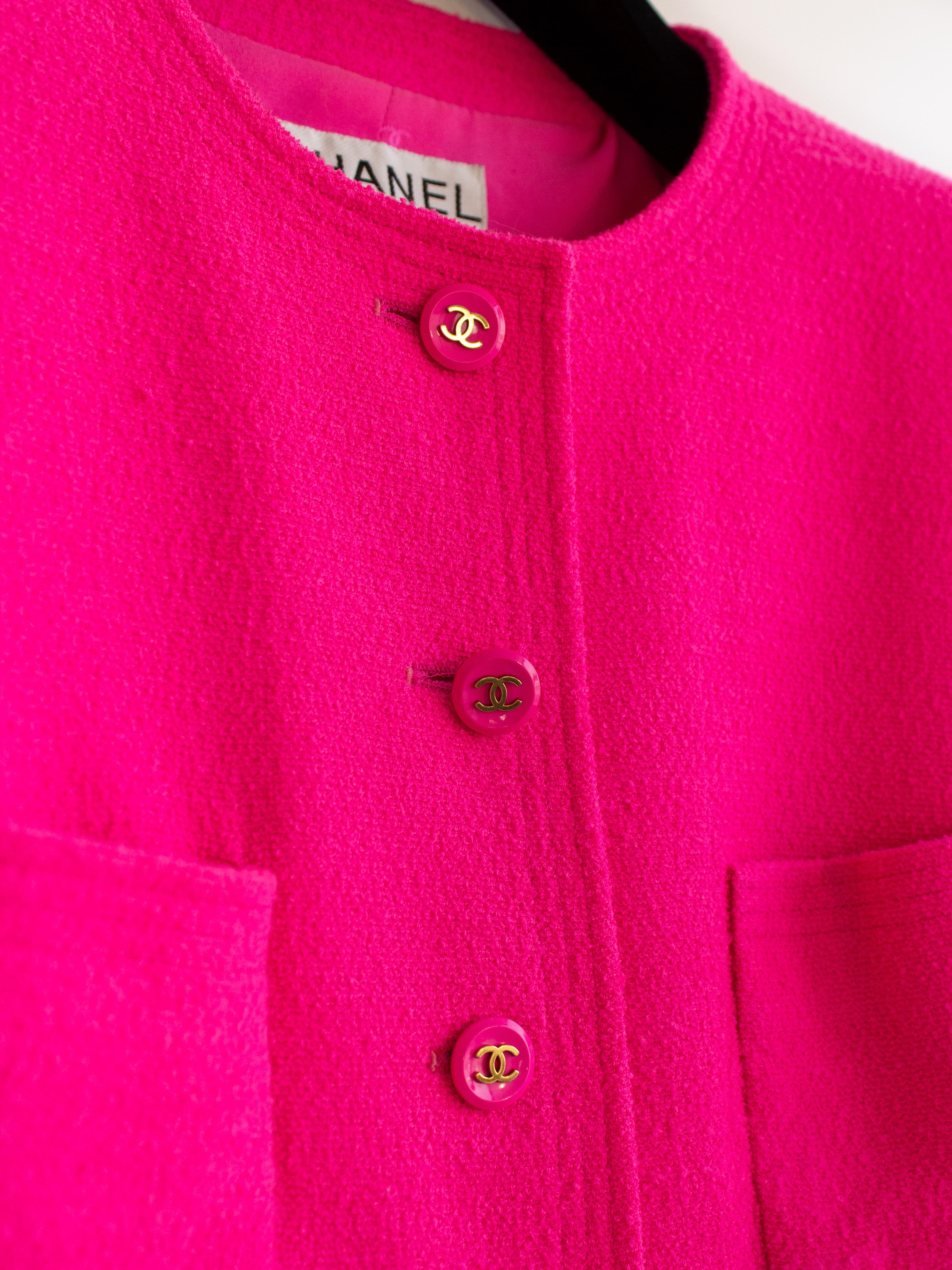 Chanel Vintage S/S 1995 Barbie Pink CC 95P Tweed Jacket In Good Condition In Jersey City, NJ