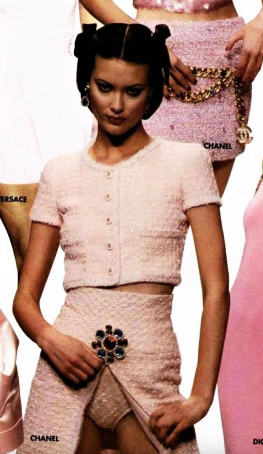 Beige Chanel Vintage S/S 1995 Barbie Pink Pastel Tweed 95P Cropped Jacket For Sale