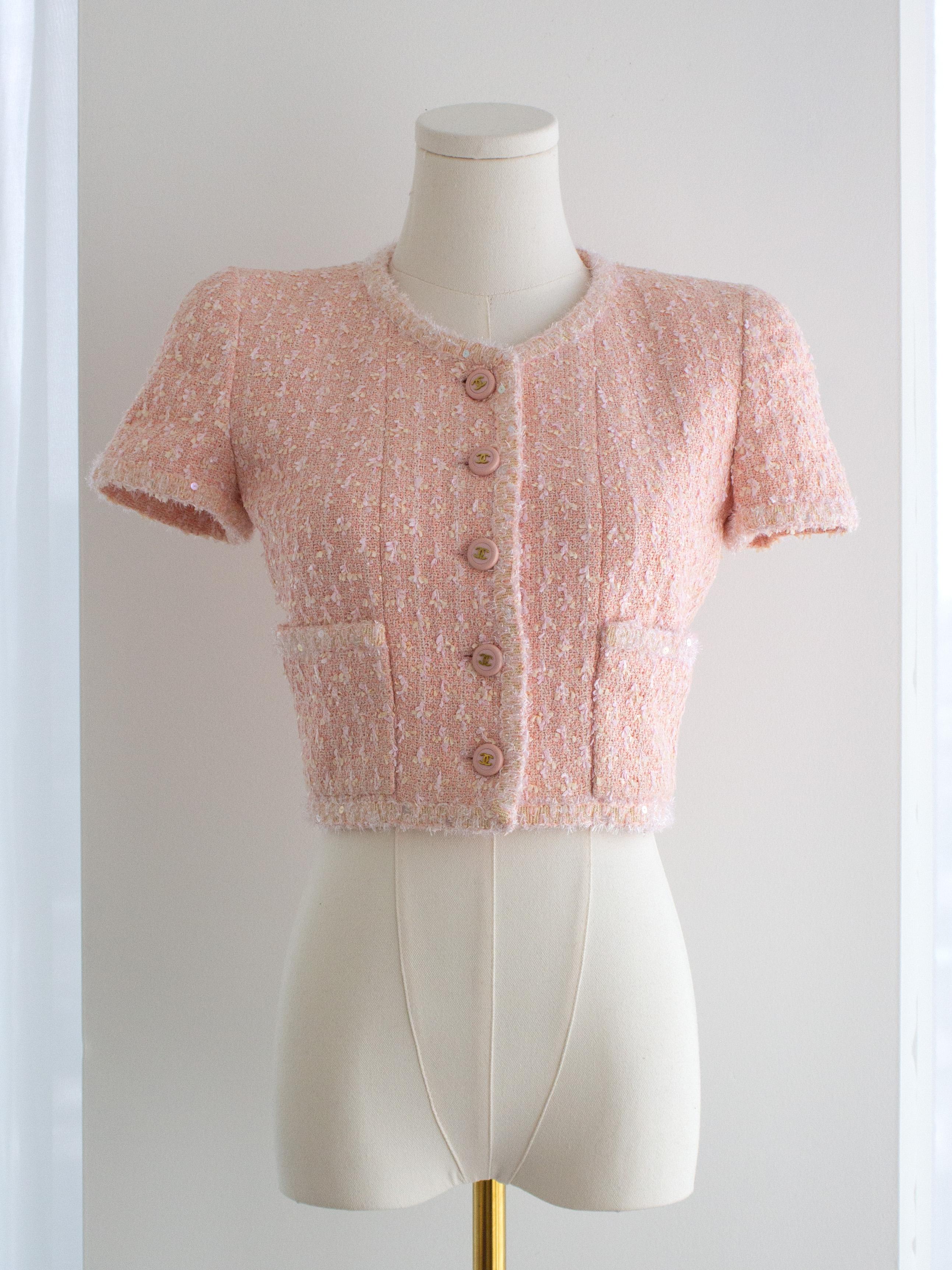 Chanel Vintage S/S 1995 Barbie Pink Pastel Tweed 95P Cropped Jacket In Excellent Condition For Sale In Jersey City, NJ