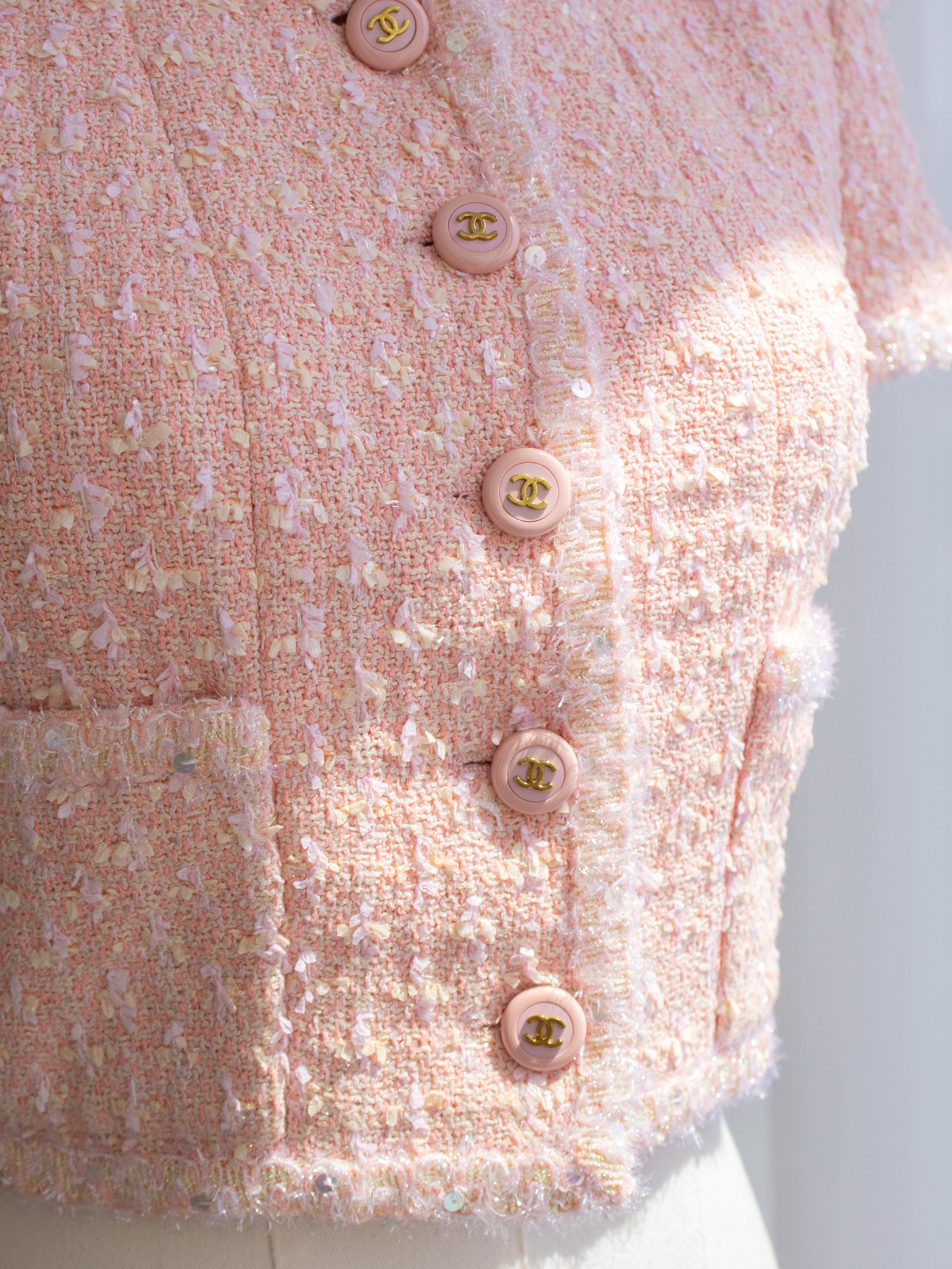 Women's Chanel Vintage S/S 1995 Barbie Pink Pastel Tweed 95P Cropped Jacket For Sale