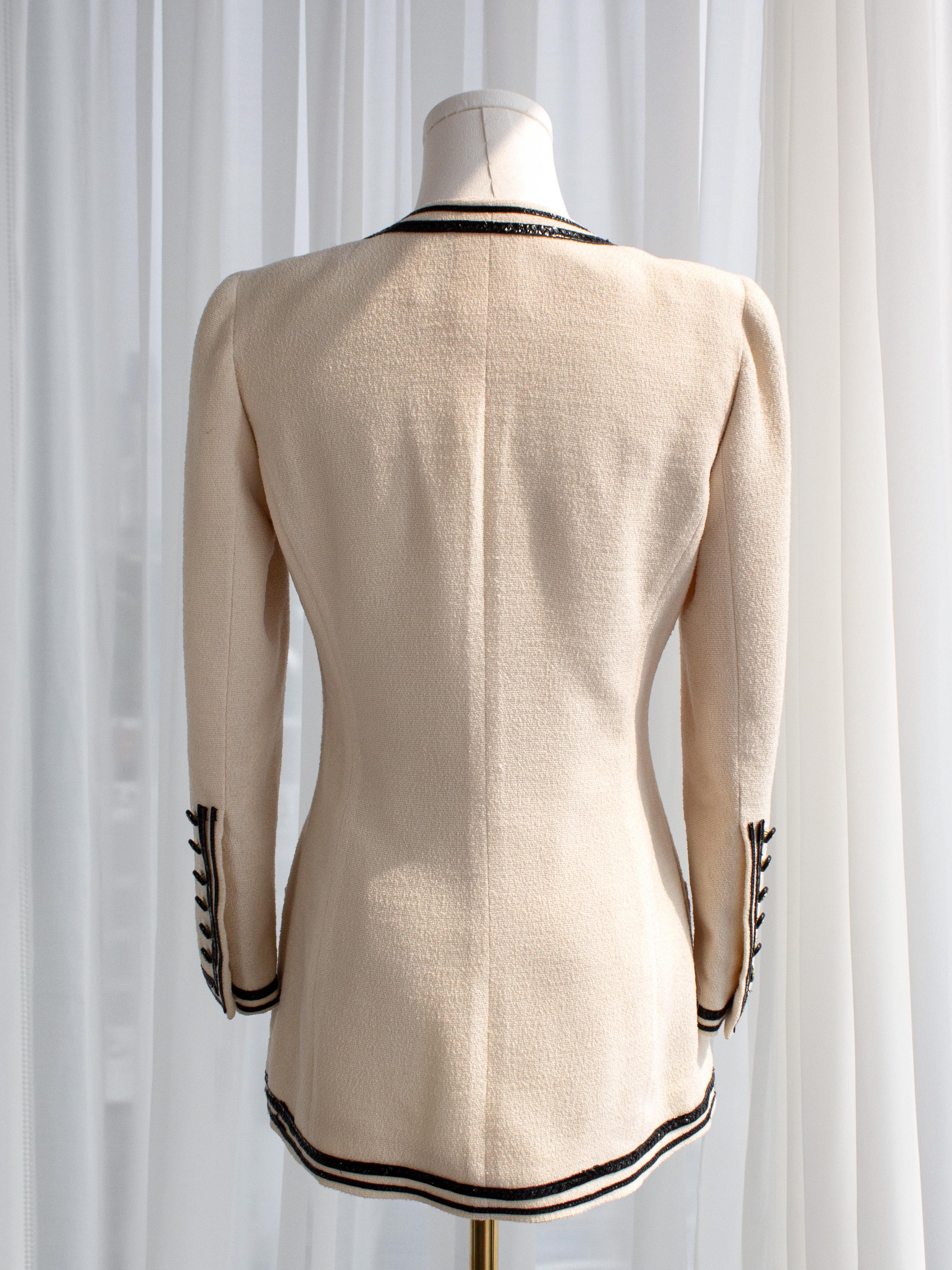 Chanel Vintage S/S 1995 Ivory Ecru Black Gold Zip Tweed 95P Jacket For Sale 5
