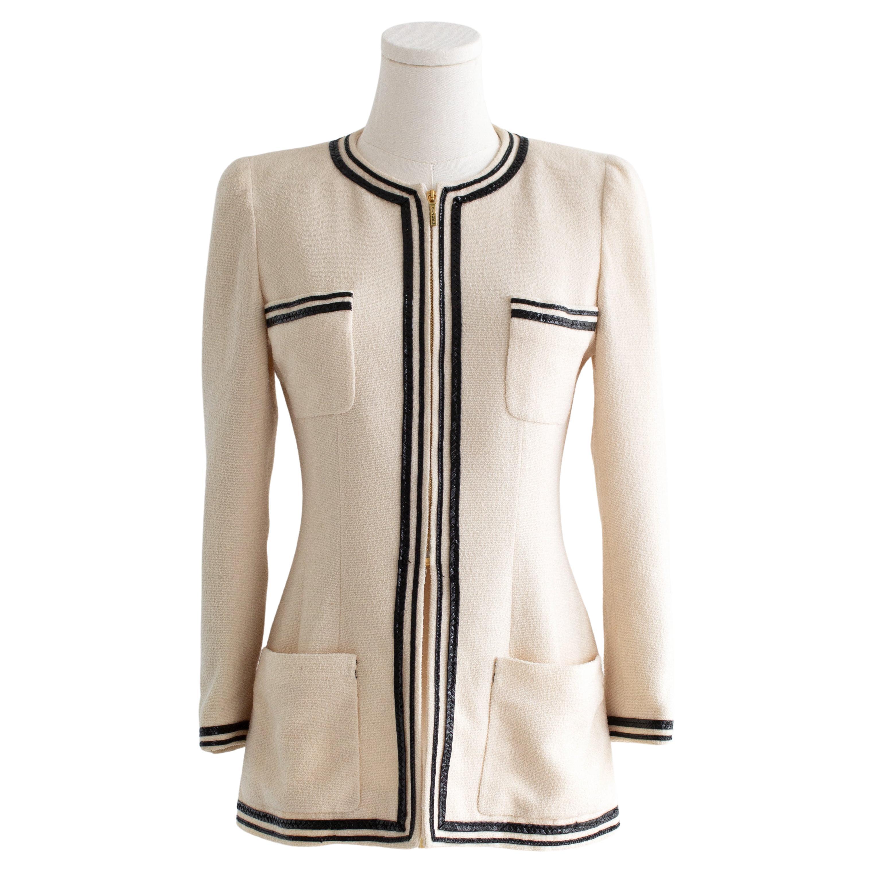 Chanel Vintage S/S 1995 Ivory Ecru Black Gold Zip Tweed 95P Jacket For Sale