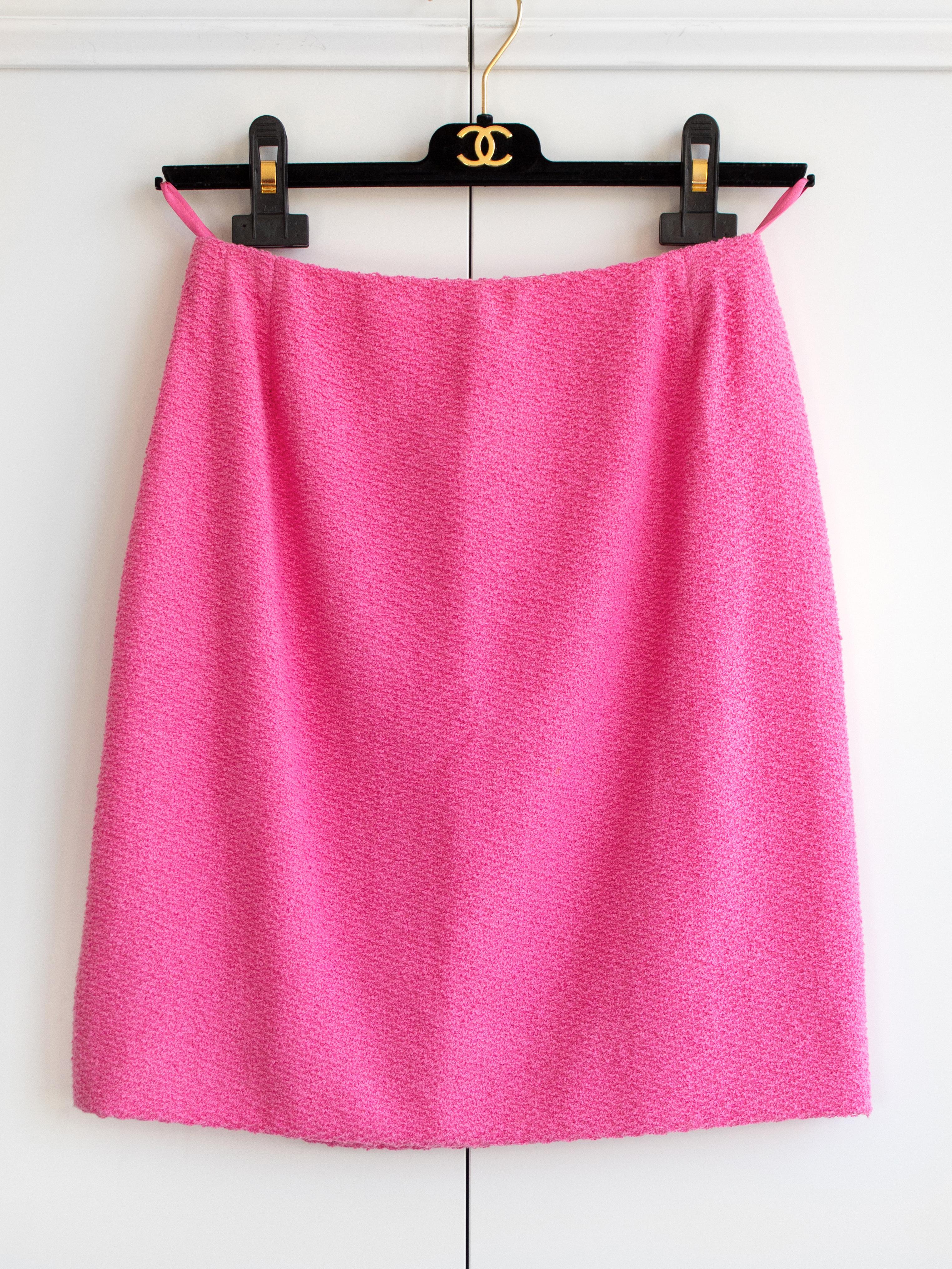 Chanel Vintage S/S 1995 Pink Barbie Gold Zip Tweed 95P Jacket Skirt Suit 14