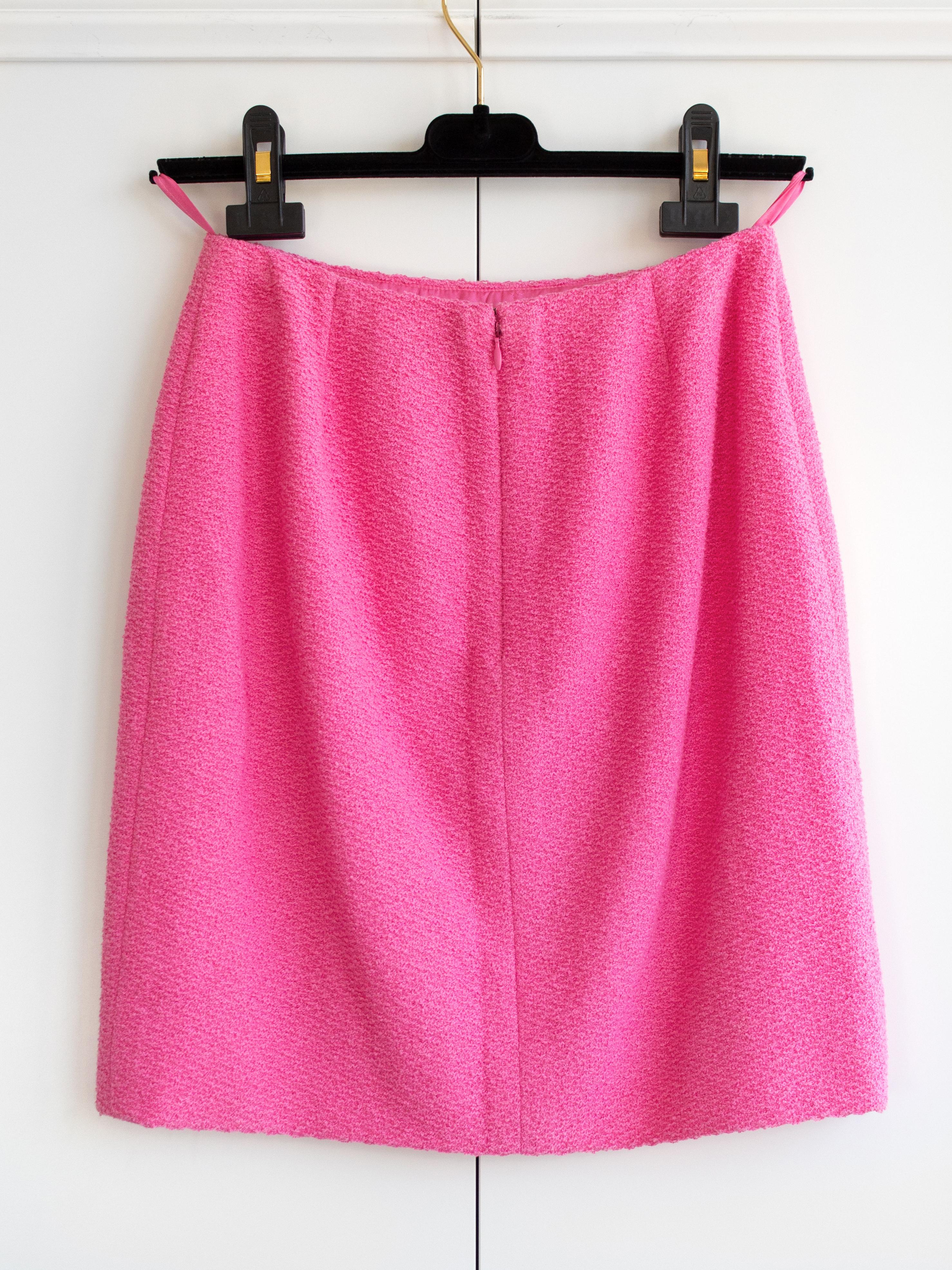 Chanel Vintage S/S 1995 Pink Barbie Gold Zip Tweed 95P Jacket Skirt Suit 15