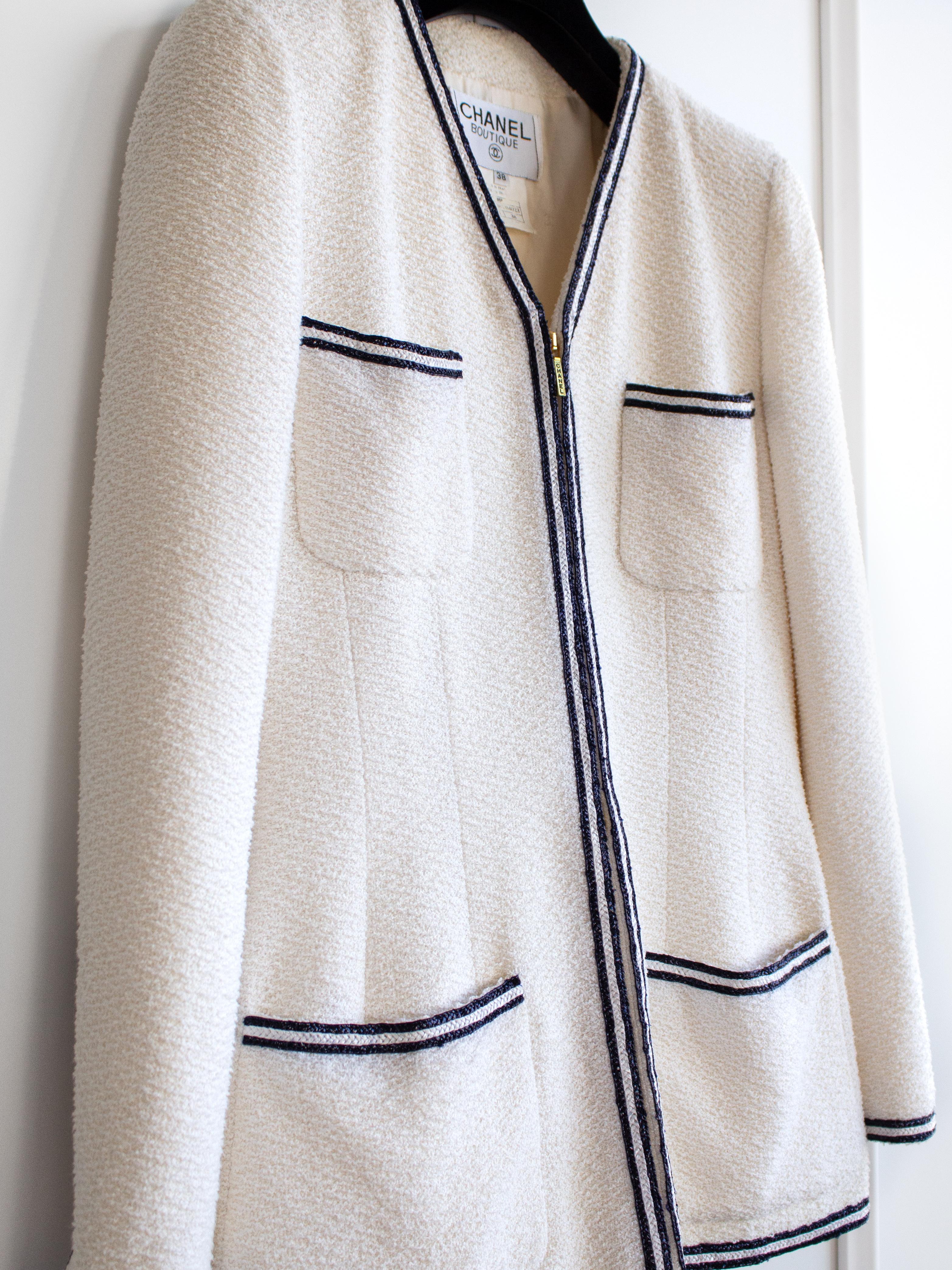 Chanel Vintage S/S 1995 White Ivory Black Tweed 95P Jacket Skirt Suit For Sale 4