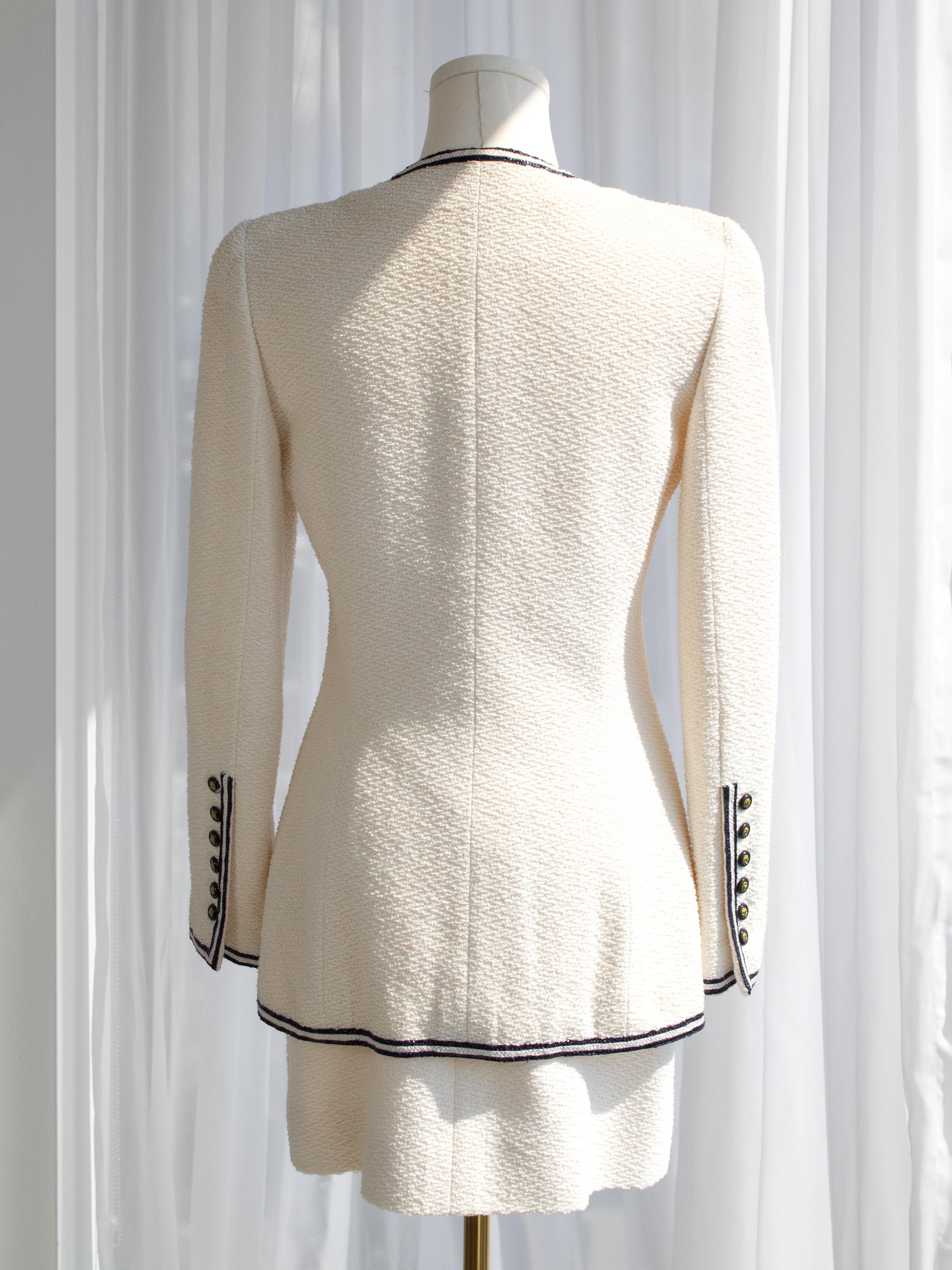 Women's Chanel Vintage S/S 1995 White Ivory Black Tweed 95P Jacket Skirt Suit
