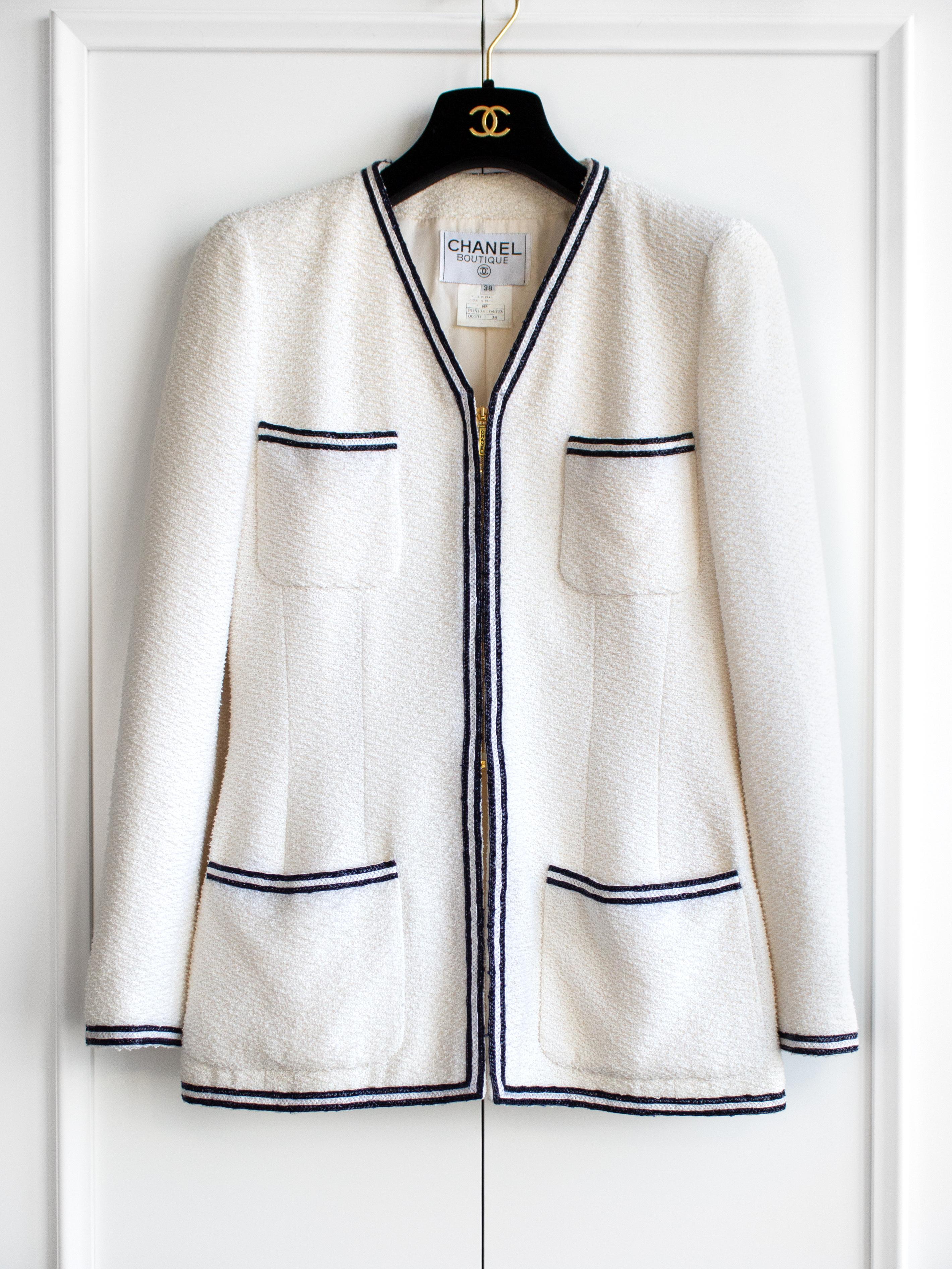Chanel Vintage S/S 1995 White Ivory Black Tweed 95P Jacket Skirt Suit en vente 1