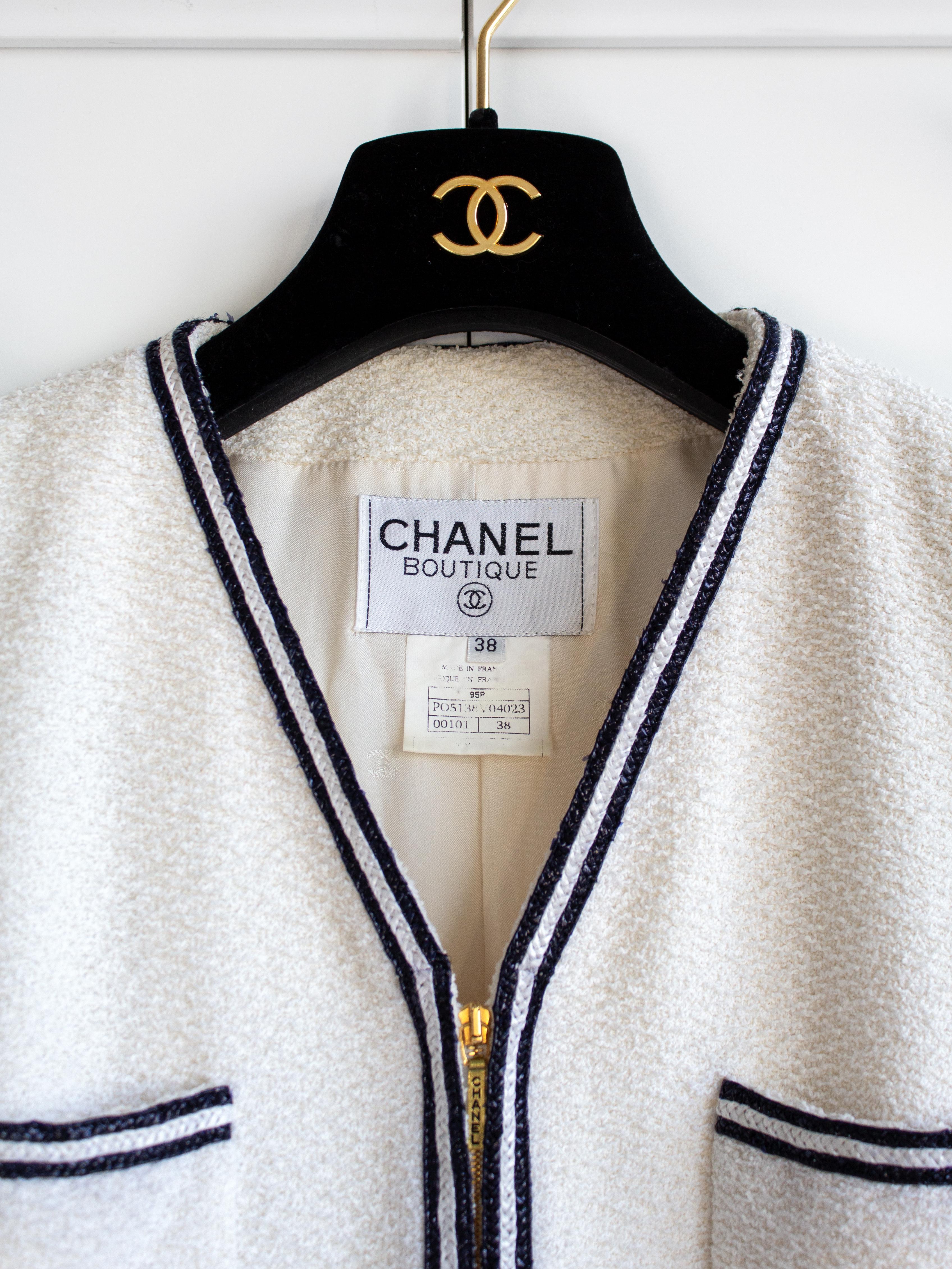 Chanel Vintage S/S 1995 White Ivory Black Tweed 95P Jacket Skirt Suit For Sale 1