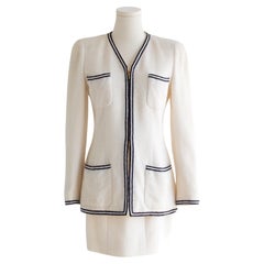 Chanel Vintage S/S 1995 White Ivory Black Tweed 95P Jacket Skirt Suit