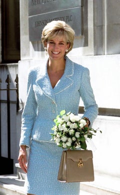 Chanel Vintage S/S 1997 Light Blue White Princess Diana 97P Tweed Jacket Suit