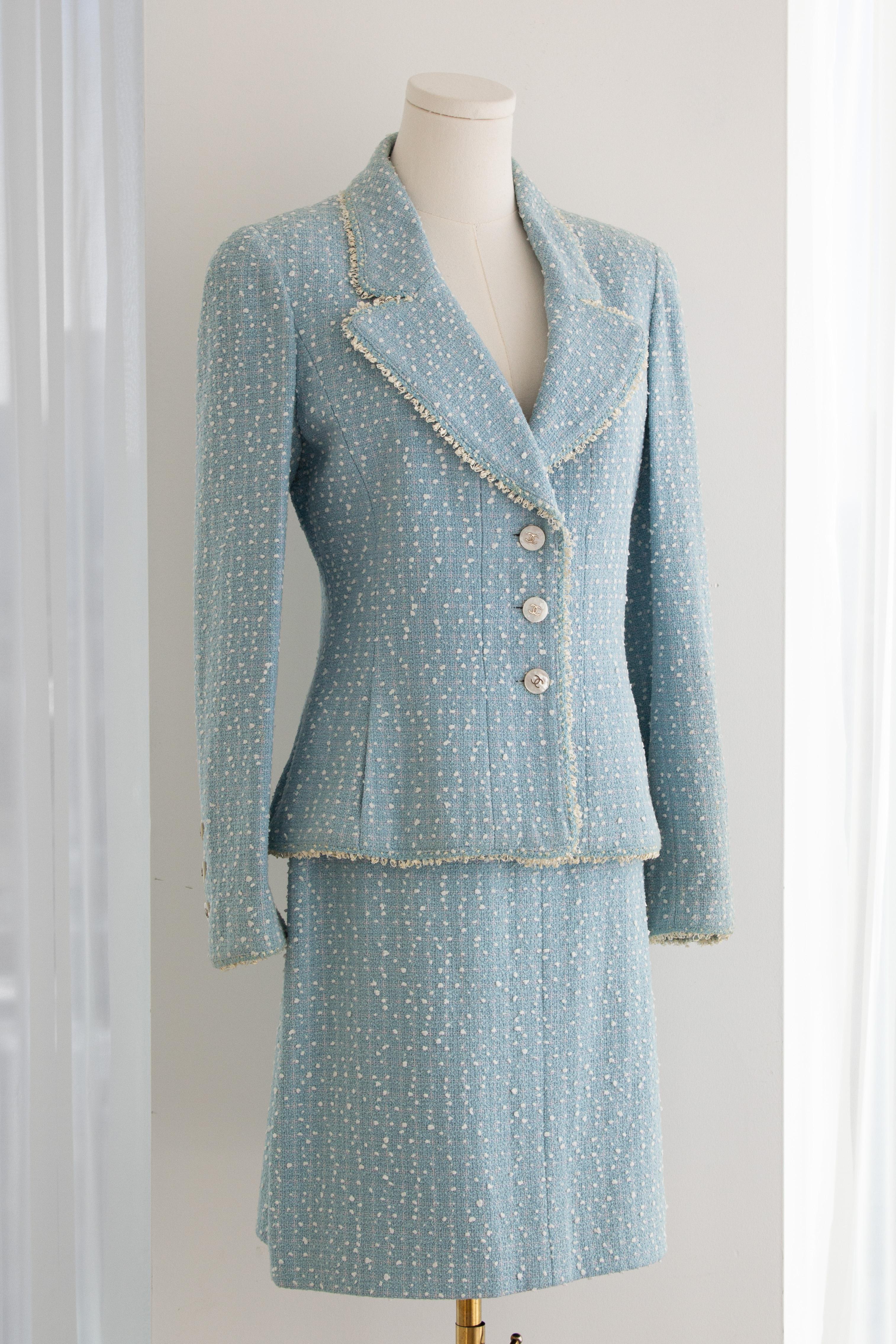 Chanel Vintage S/S 1997 Hellblau Weiß Prinzessin Diana 97P Tweed Jacke Anzug im Angebot 3