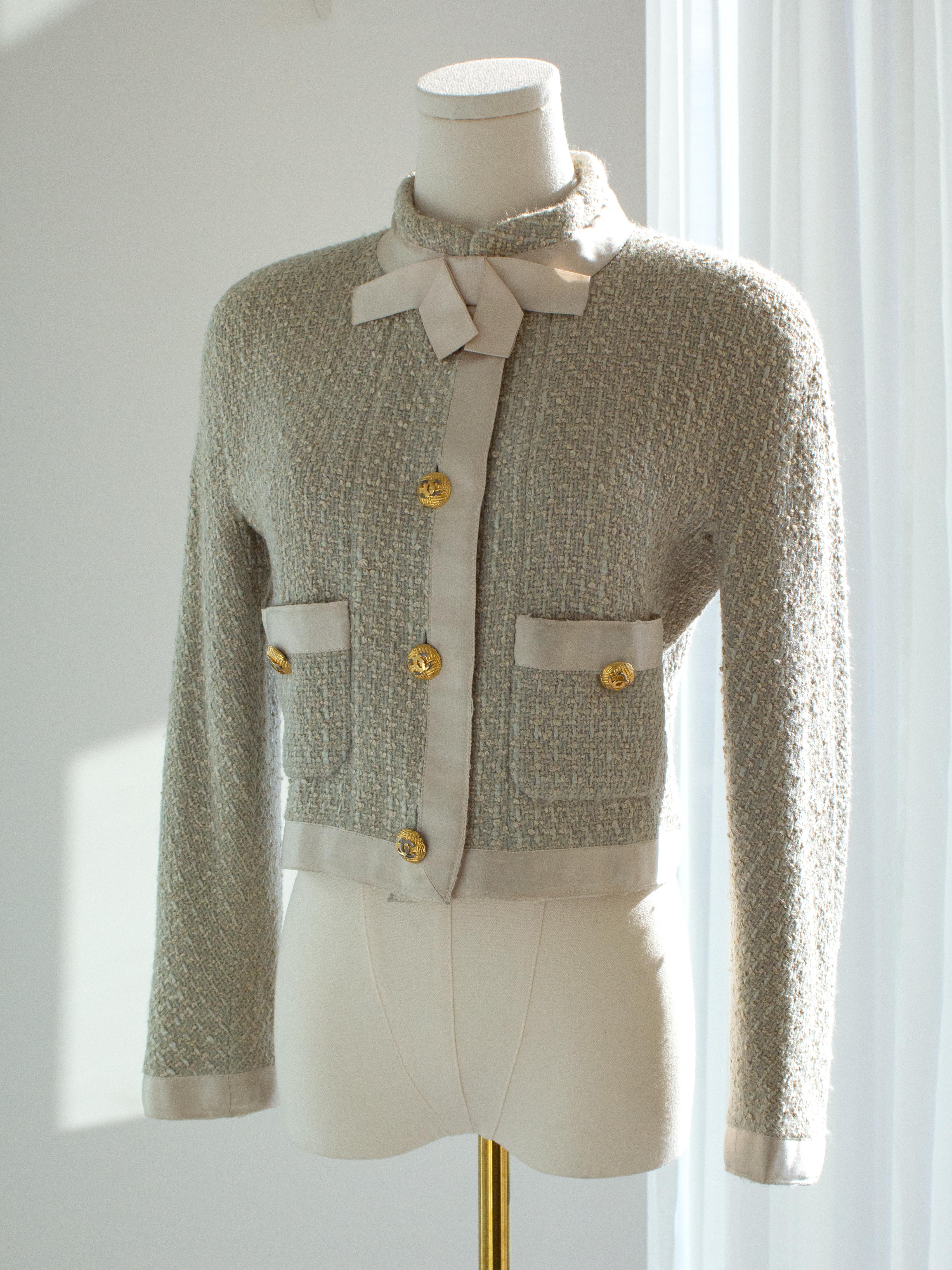 Chanel Vintage S/S1990 Seafood Green Cream Satin Bow Tweed Cropped Jacket For Sale 9