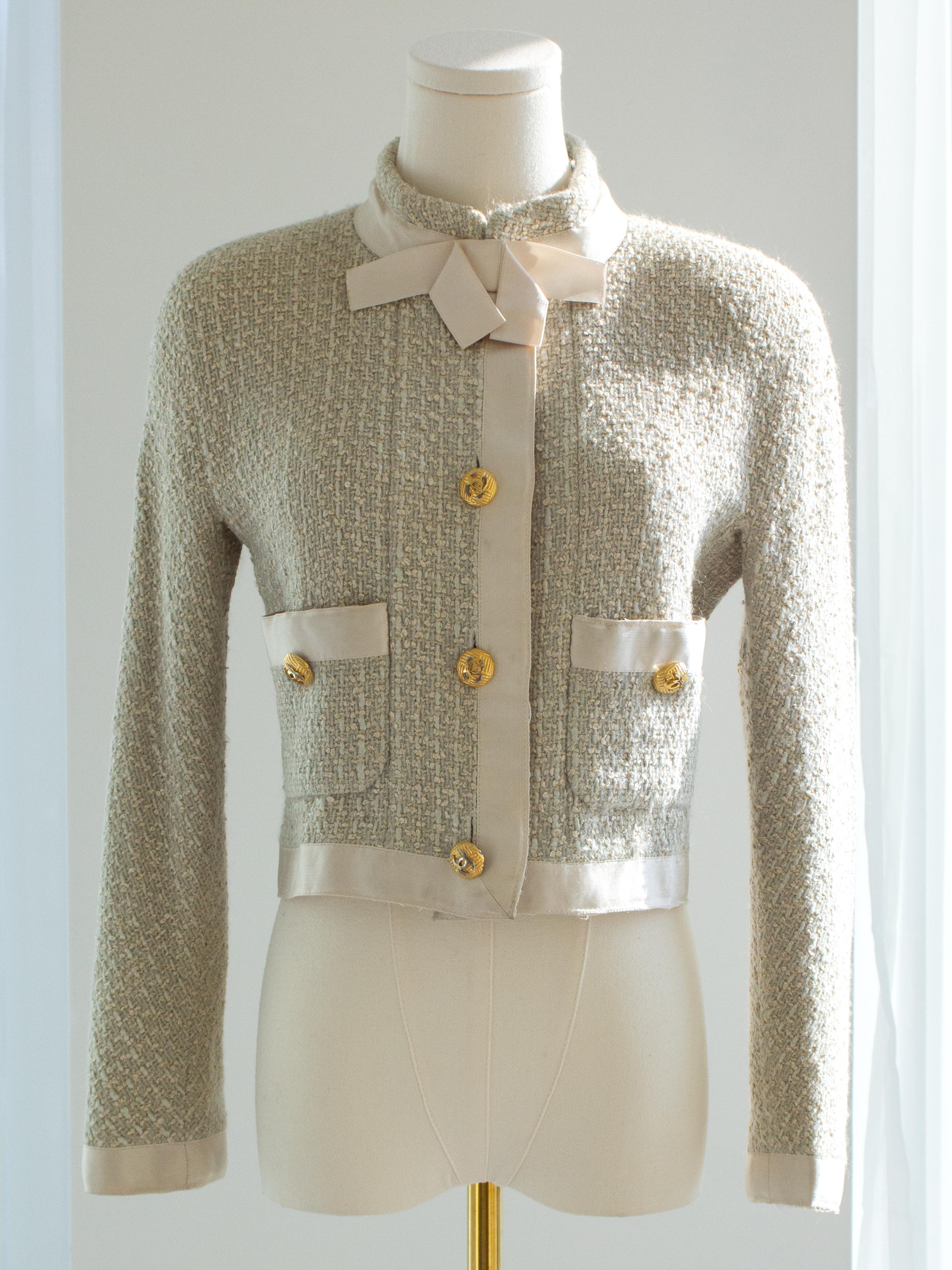 Chanel Vintage S/S1990 Seafood Green Cream Satin Bow Tweed Cropped Jacket For Sale 3