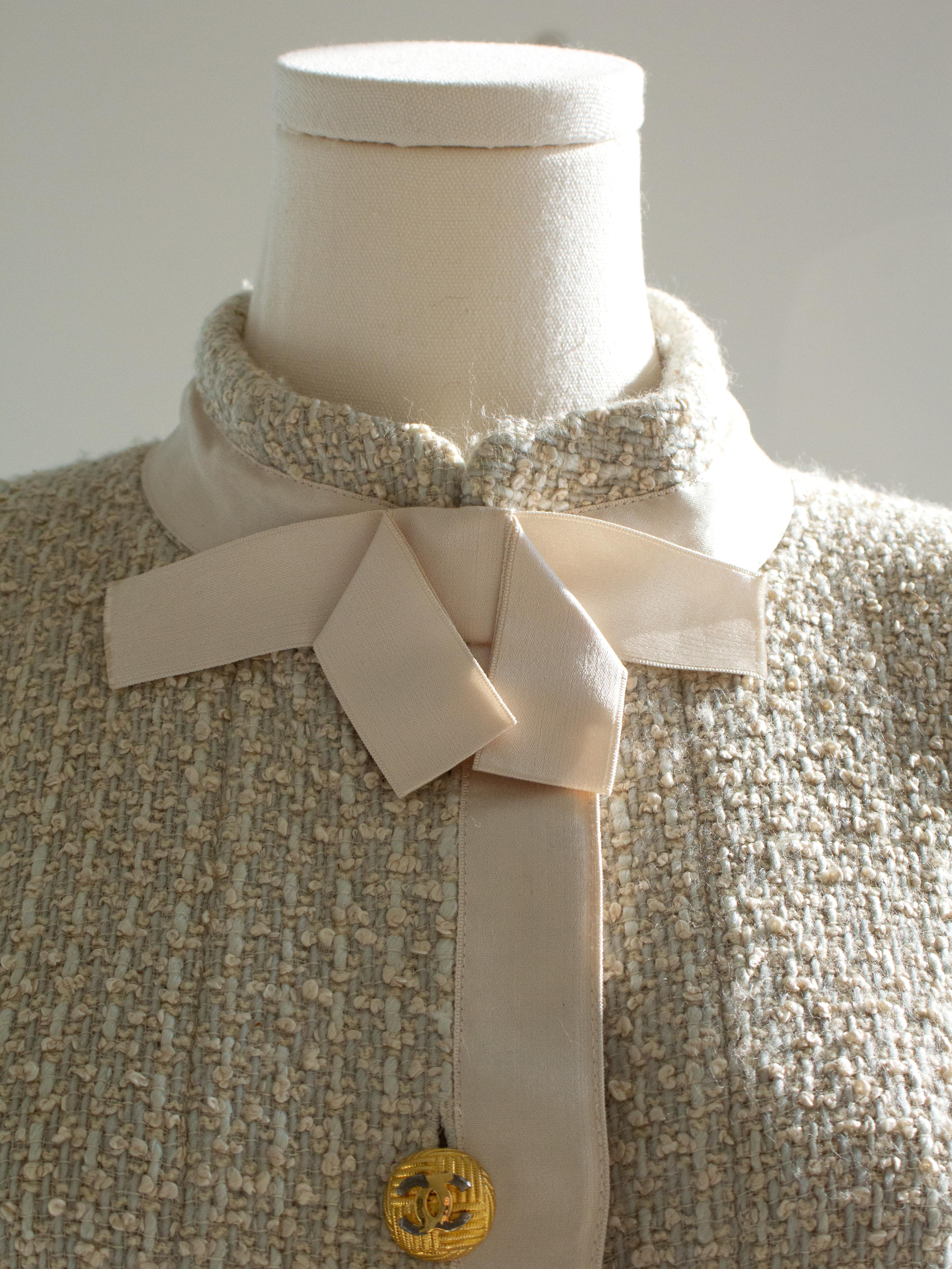 Chanel Vintage S/S1990 Seafood Green Cream Satin Bow Tweed Cropped Jacket For Sale 4