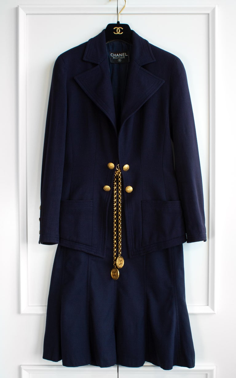 Chanel Vintage S/S1993 Navy Blue Cotton Gold Chain CC Medallion 93P Jacket  Suit For Sale at 1stDibs