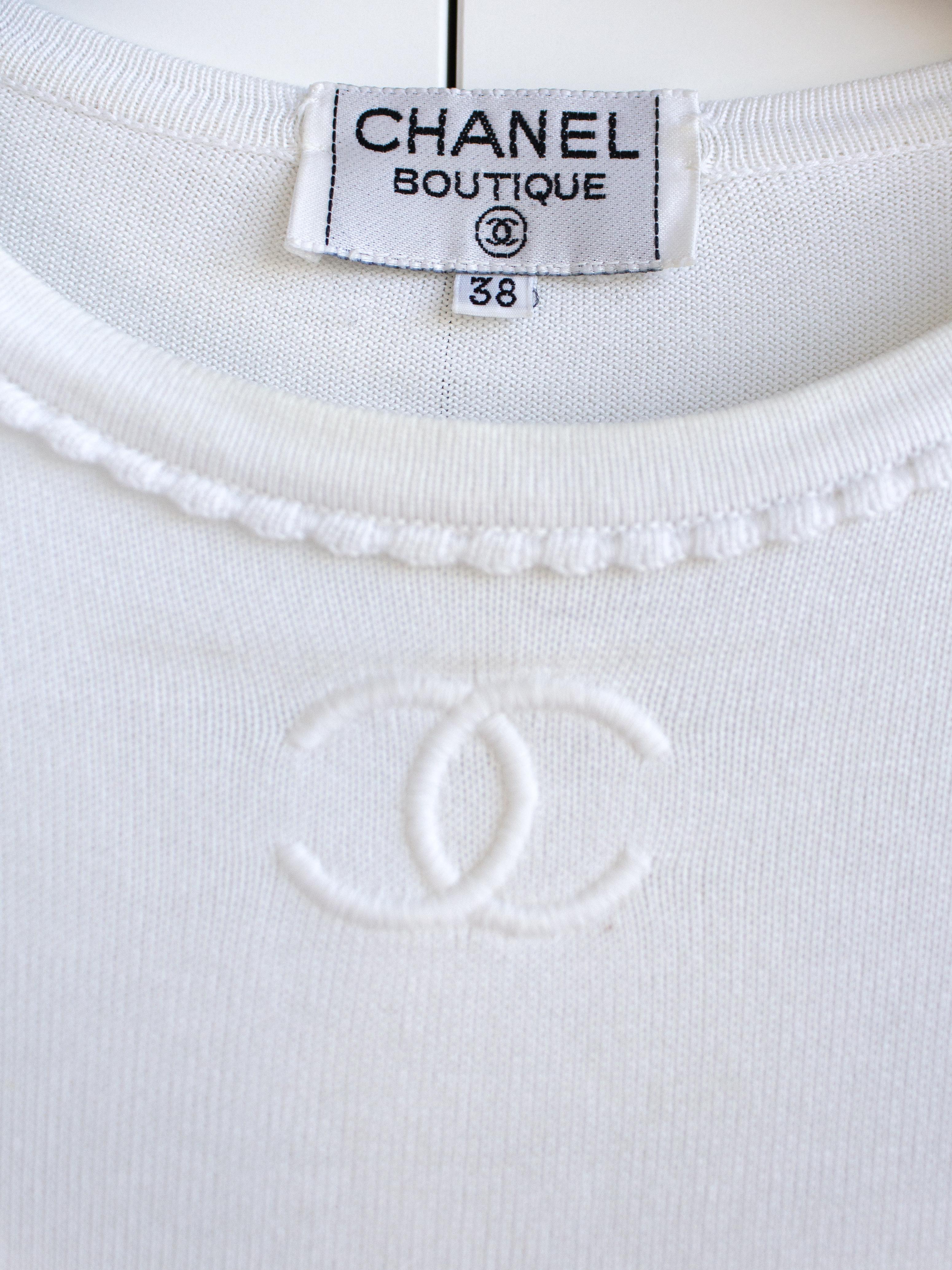 Chanel Vintage S/S1994 White Cotton Scalloped CC Logo 94P T-Shirt For Sale 1
