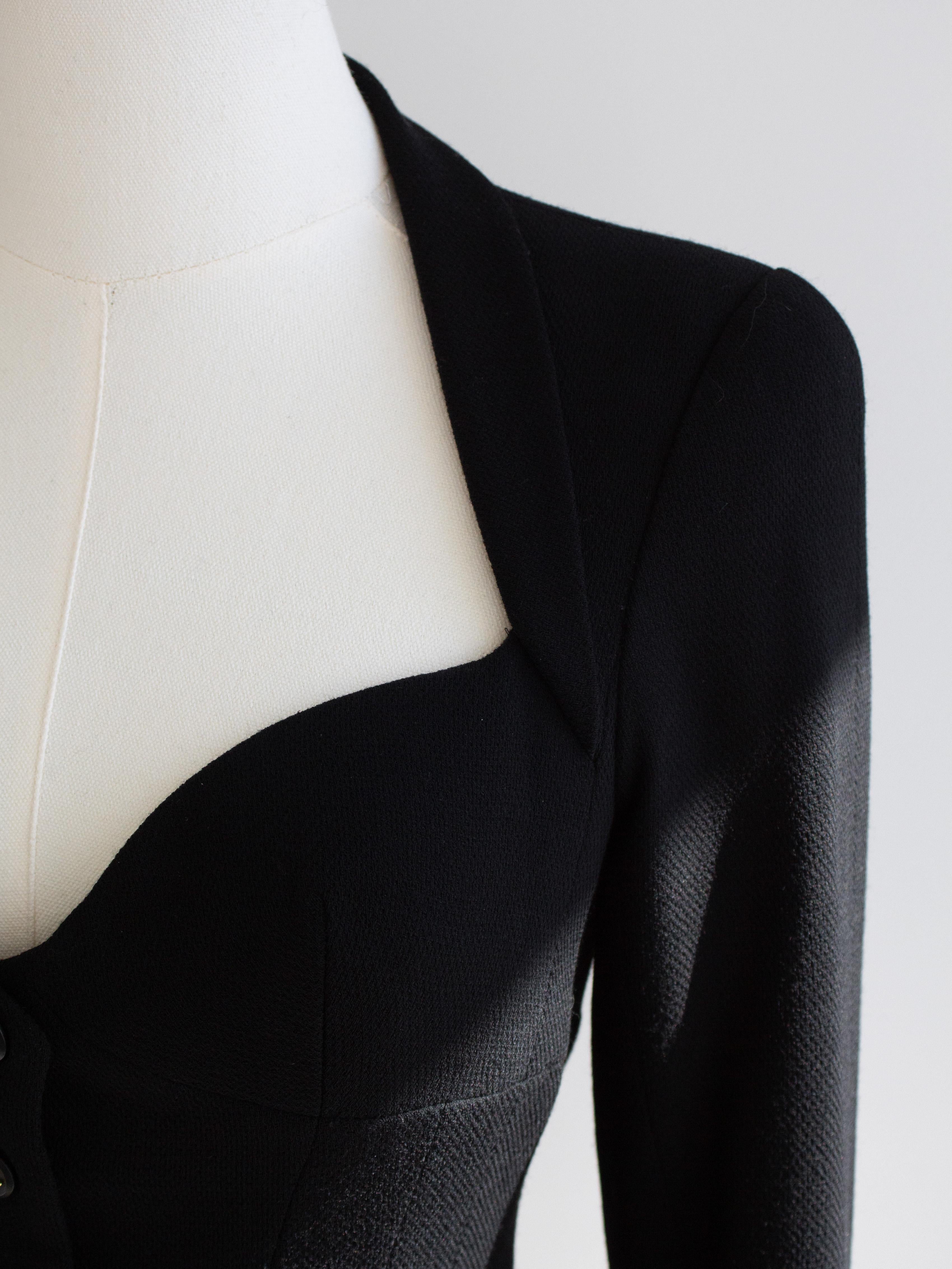 Chanel Vintage S/S1995 Barbie Black Gold CC Sweetheart Cropped 95P Belted Jacket 7