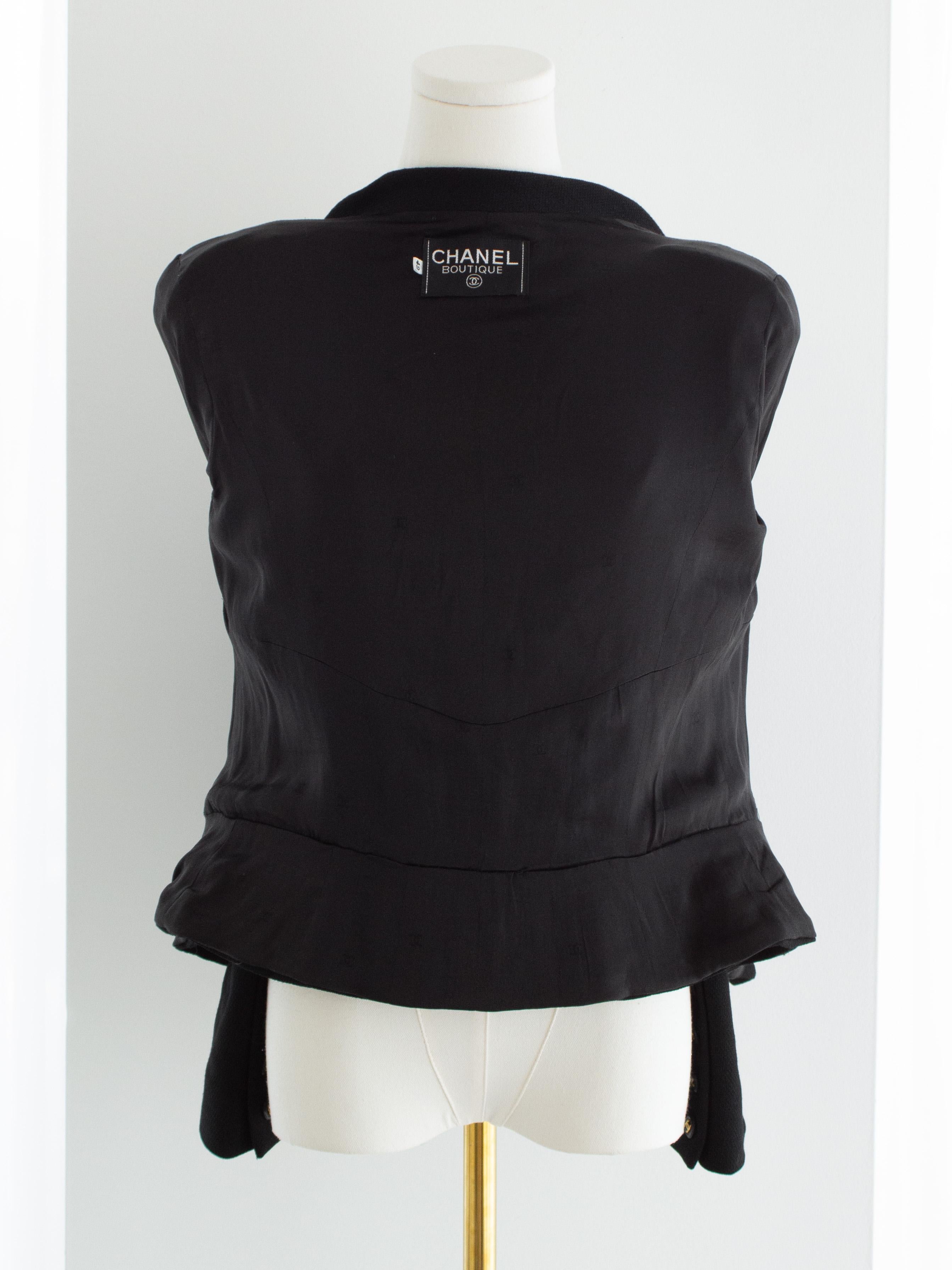 Chanel Vintage S/S1995 Barbie Black Gold CC Sweetheart Cropped 95P Belted Jacket For Sale 11