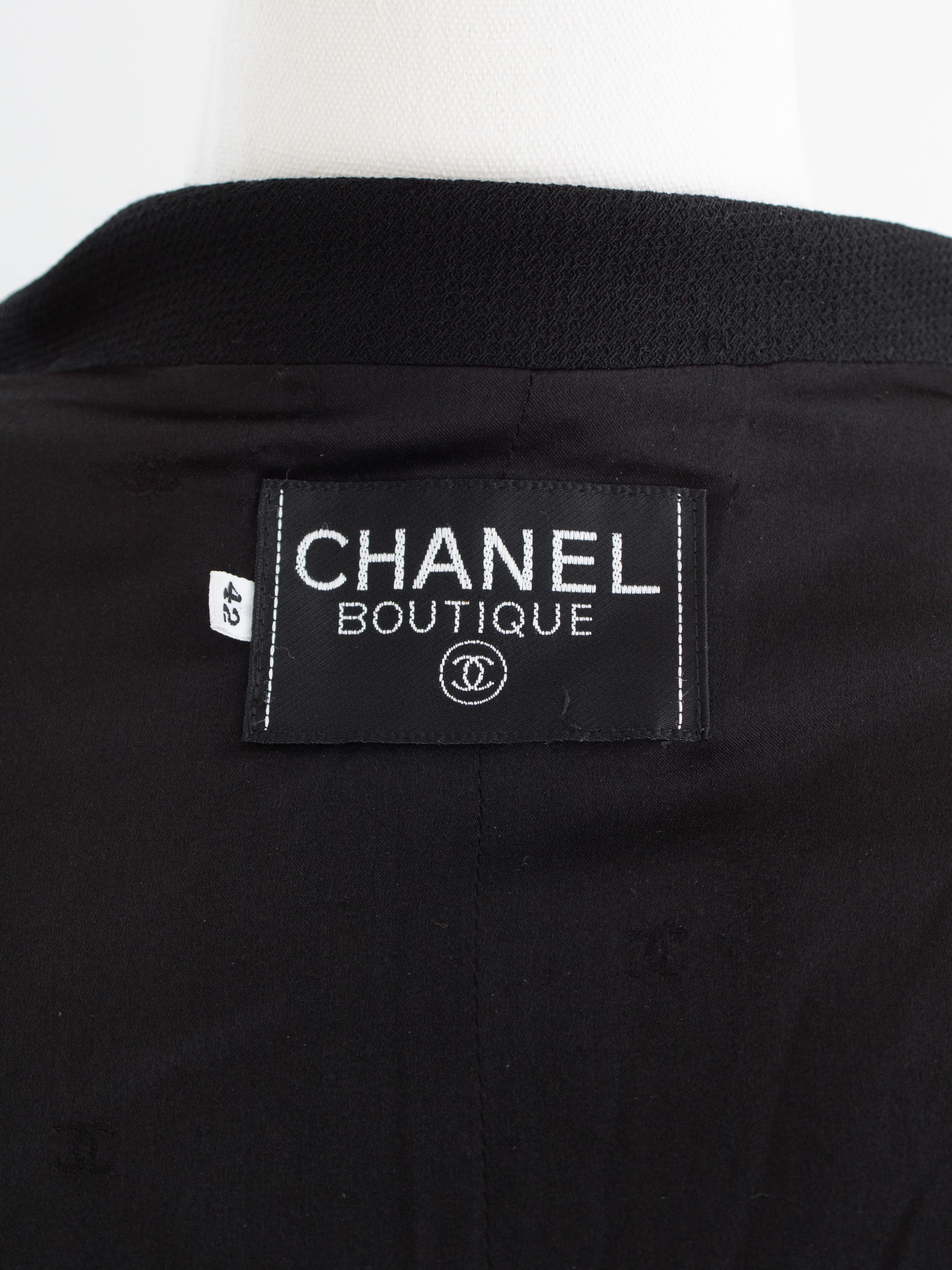 Chanel Vintage S/S1995 Barbie Black Gold CC Sweetheart Cropped 95P Belted Jacket For Sale 12