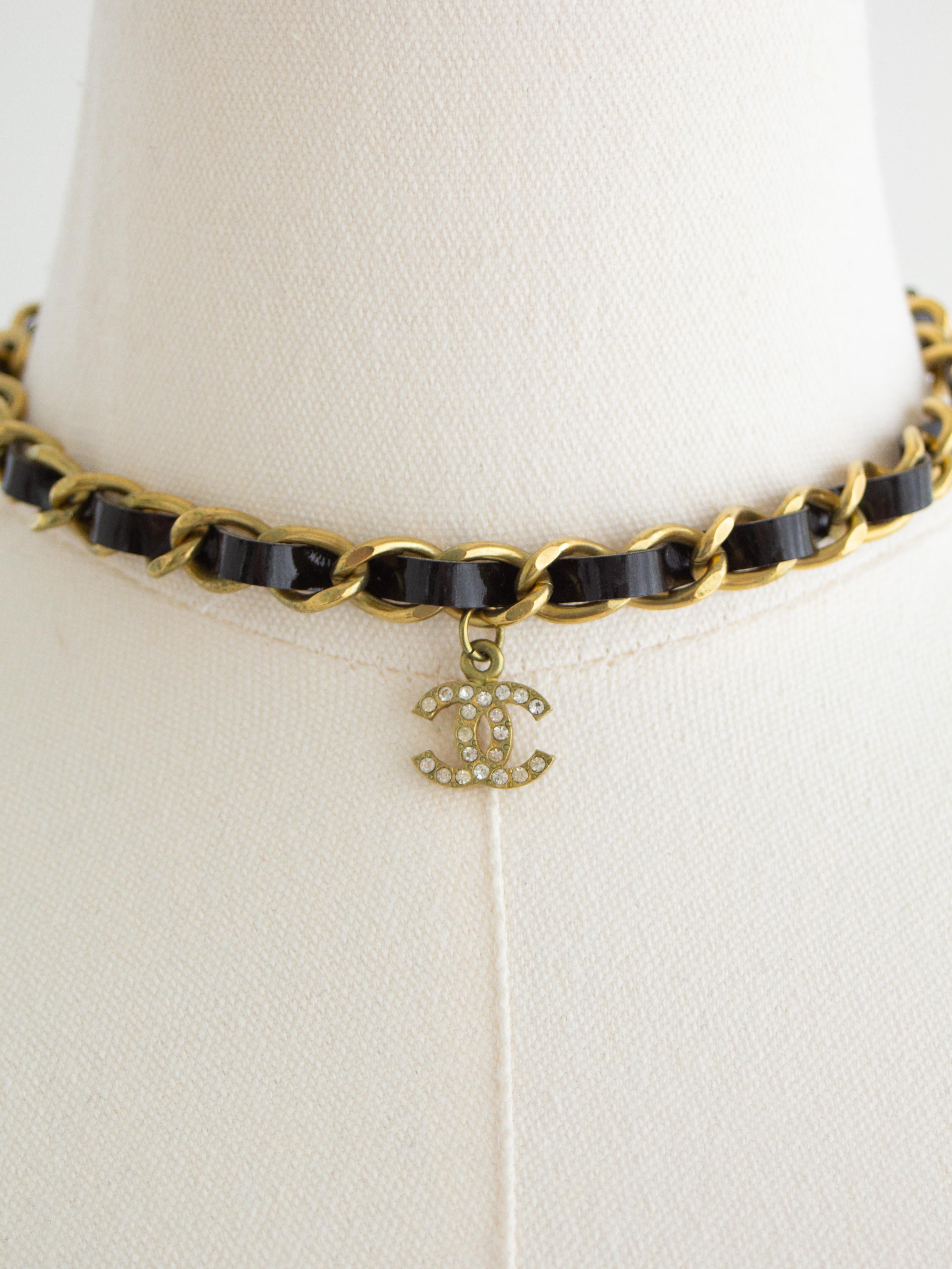 Chanel Vintage S/S1995 Barbie Nero Catena d'Oro Pelle CC 95P Collana Choker In condizioni buone in vendita a Jersey City, NJ