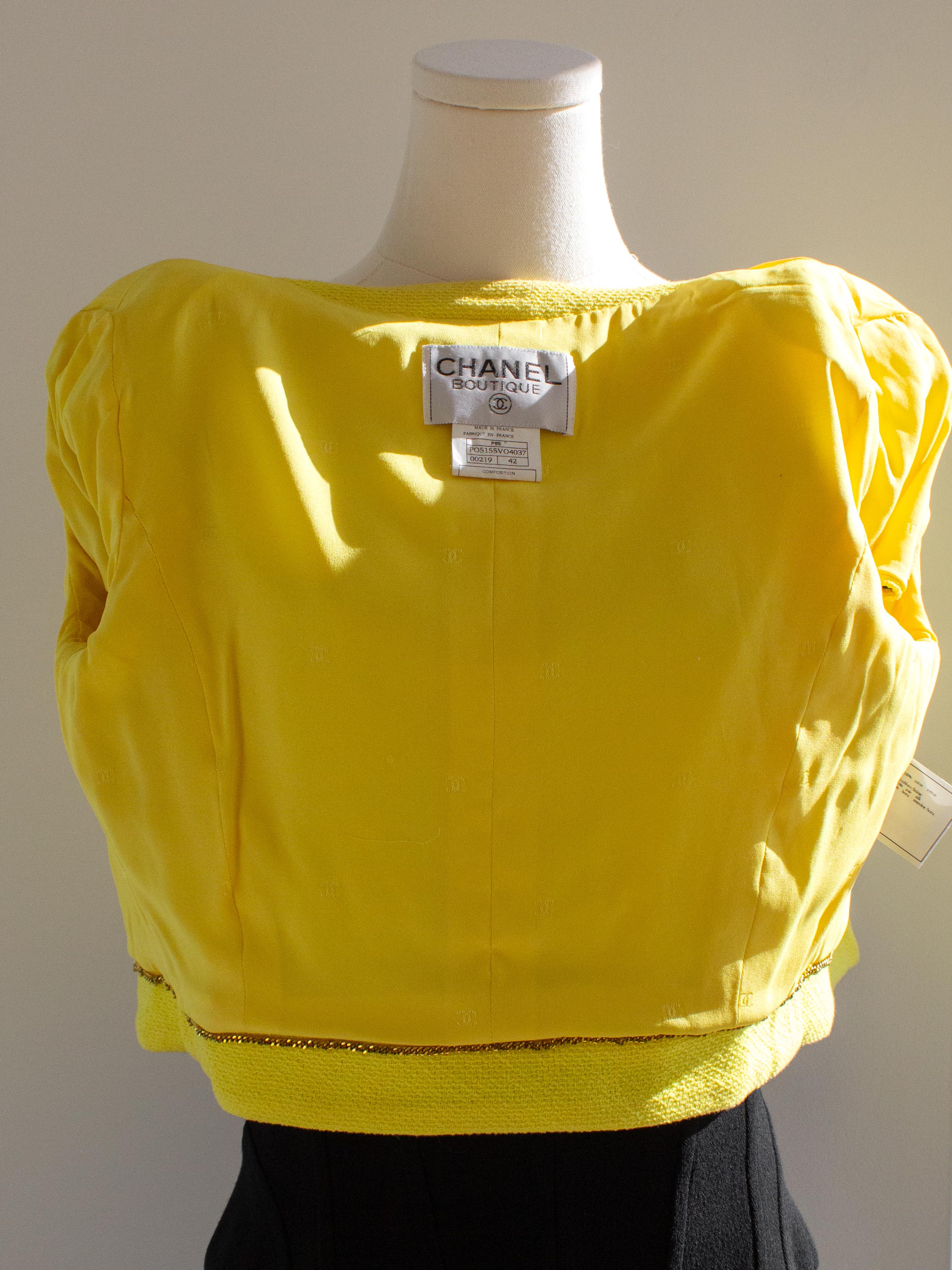Chanel Vintage S/S1995 Barbie Cropped Yellow Black 95P Jacket Corset Skirt Suit For Sale 8