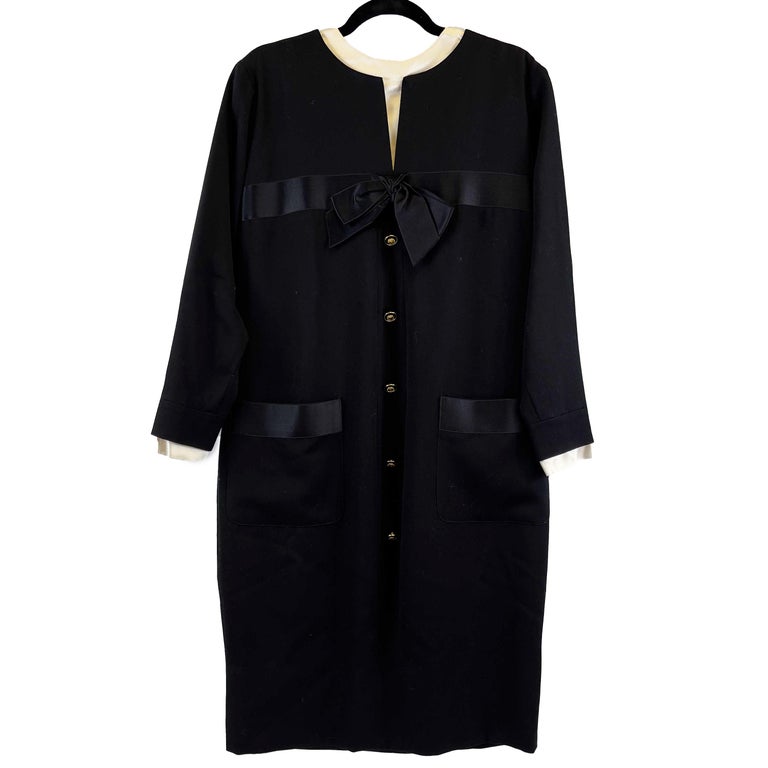 CHANEL Vintage Satin Layer Trim Bow Shift Wool Dress Black FR 40 / US 8 For Sale 2