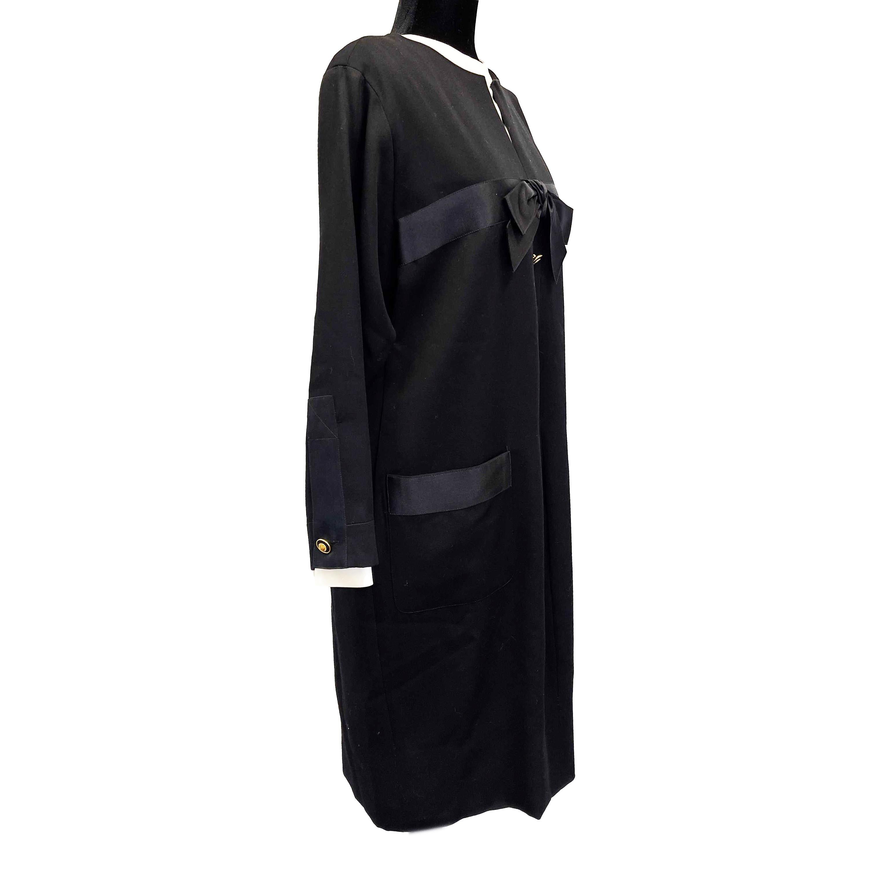 CHANEL Vintage Satin Layer Trim Bow Shift Wool Dress Black FR 40 / US 8 For Sale 2