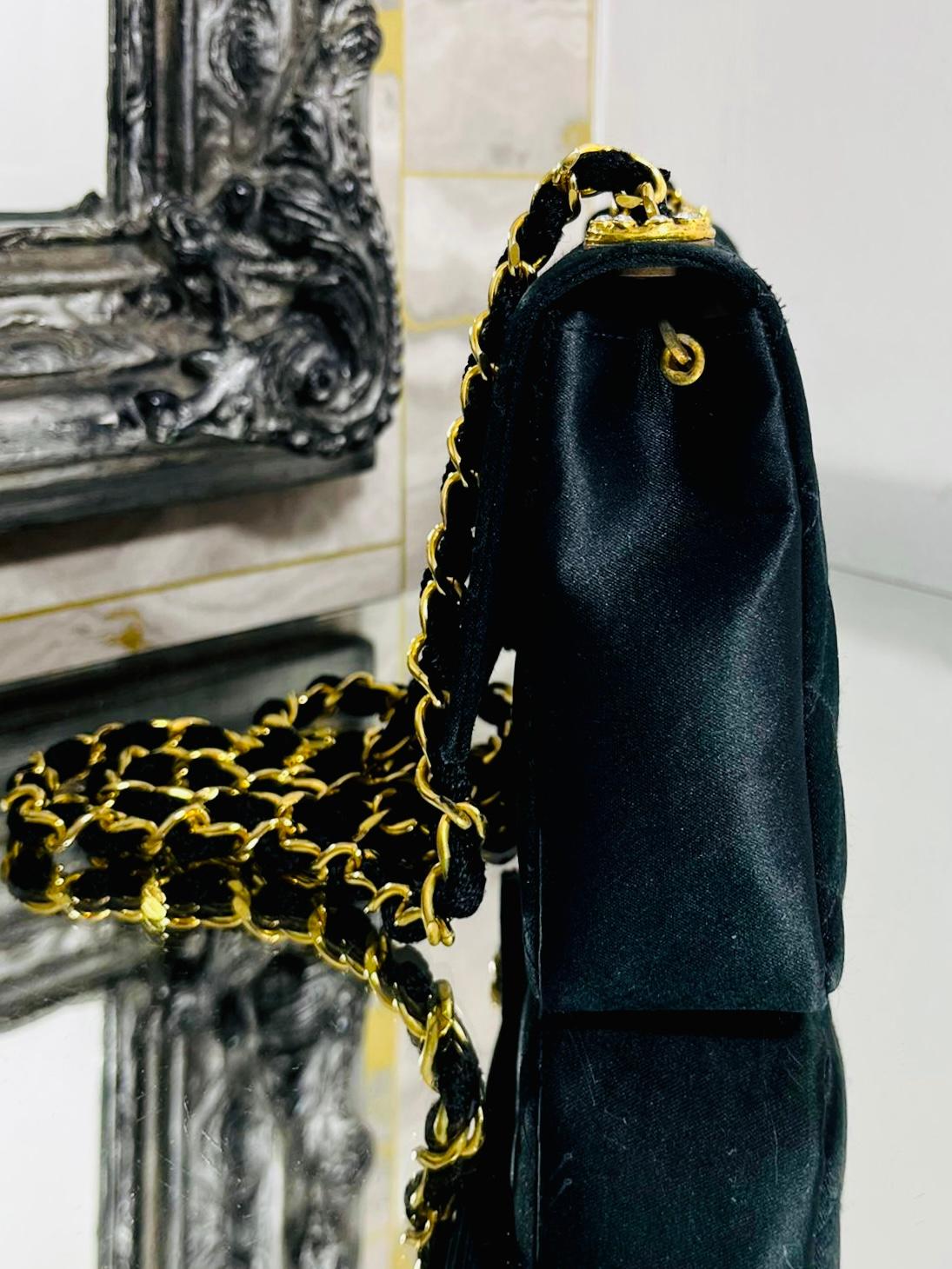 Noir Chanel Vintage Satin Quilted Timeless Bag en vente