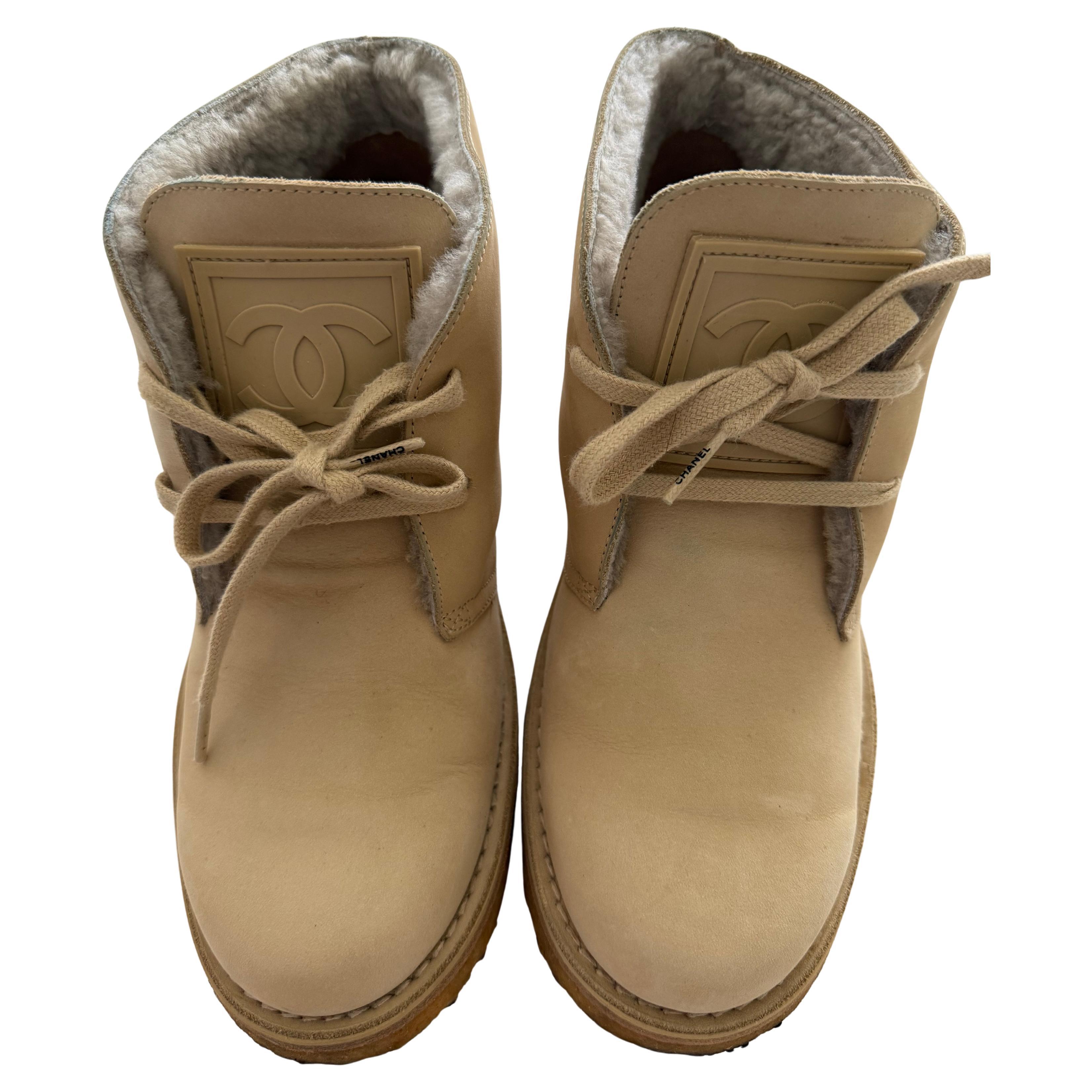 Chanel Vintage Schuhe Shearling Inside 2006 für Damen oder Herren im Angebot