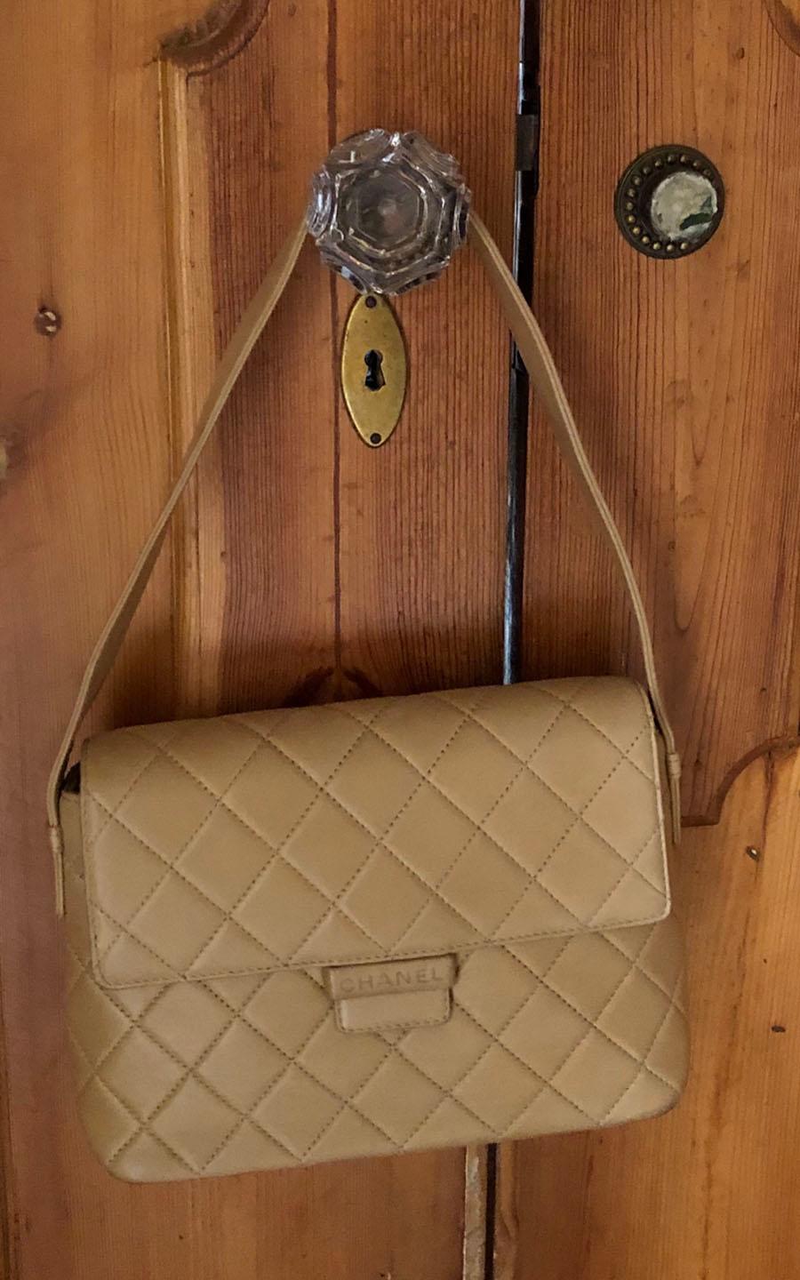 Chanel Vintage Shoulder bag BEIGE For Sale 2
