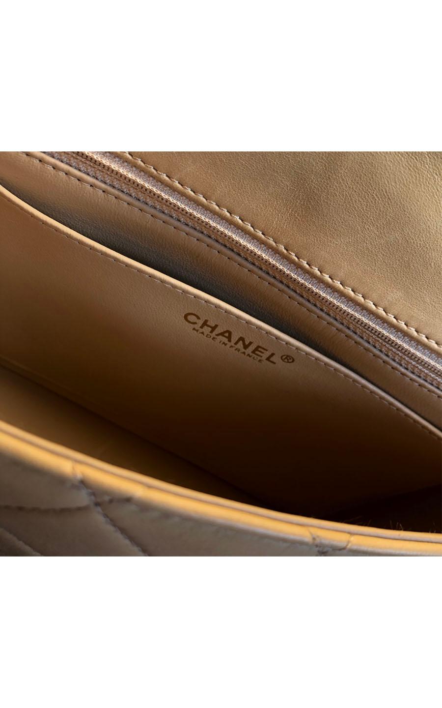 Chanel Vintage Shoulder bag BEIGE In Excellent Condition For Sale In Paris, FR