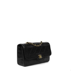 CHANEL, Vintage Shoulder bag in black leather