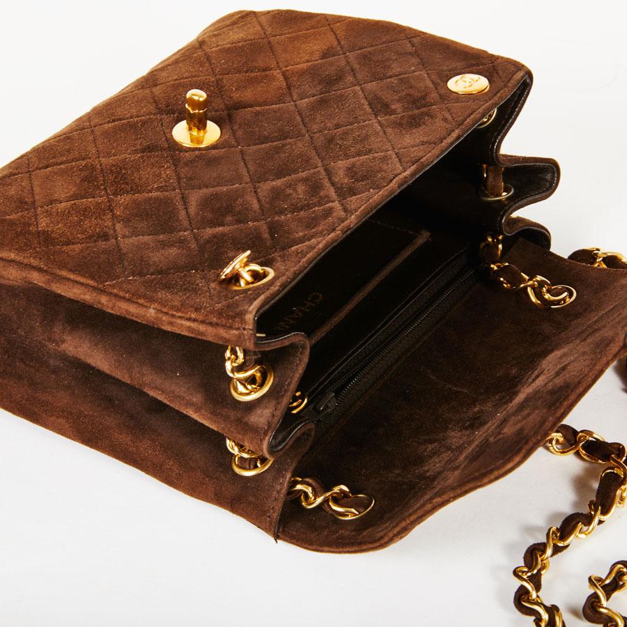CHANEL Vintage Shoulder Bag in Brown Suede Leather 7