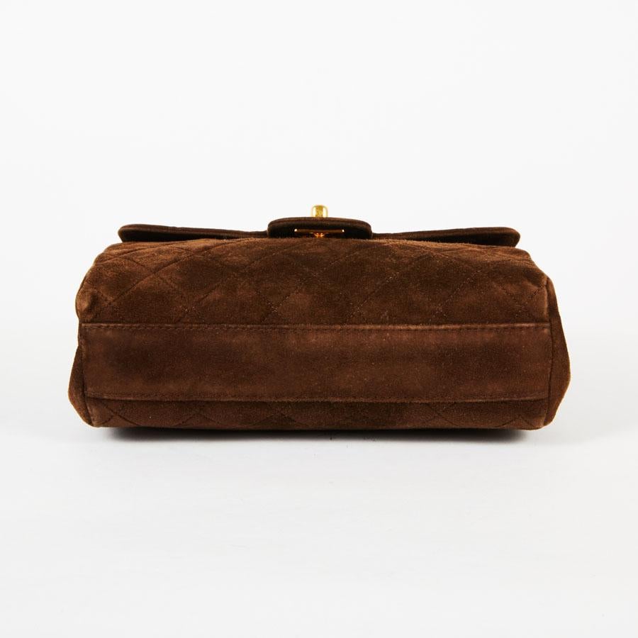 CHANEL Vintage Shoulder Bag in Brown Suede Leather 1