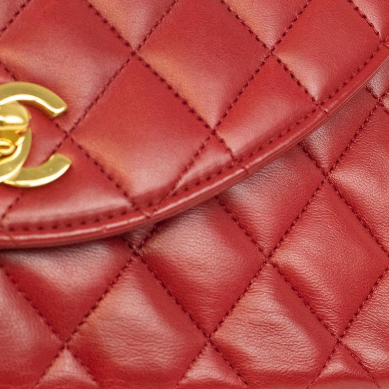 CHANEL, Vintage Shoulder Bag in red leather For Sale at 1stDibs