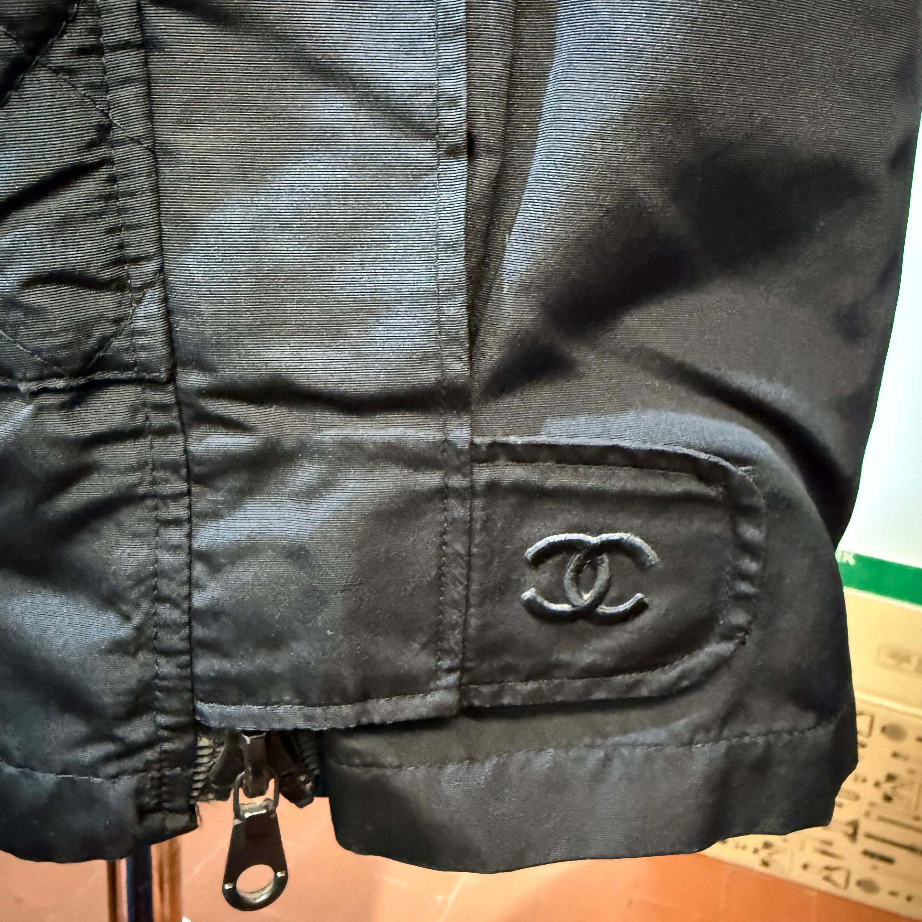Chanel Vintage Silk Skiirt Size FR 38 / IT42 For Sale 1