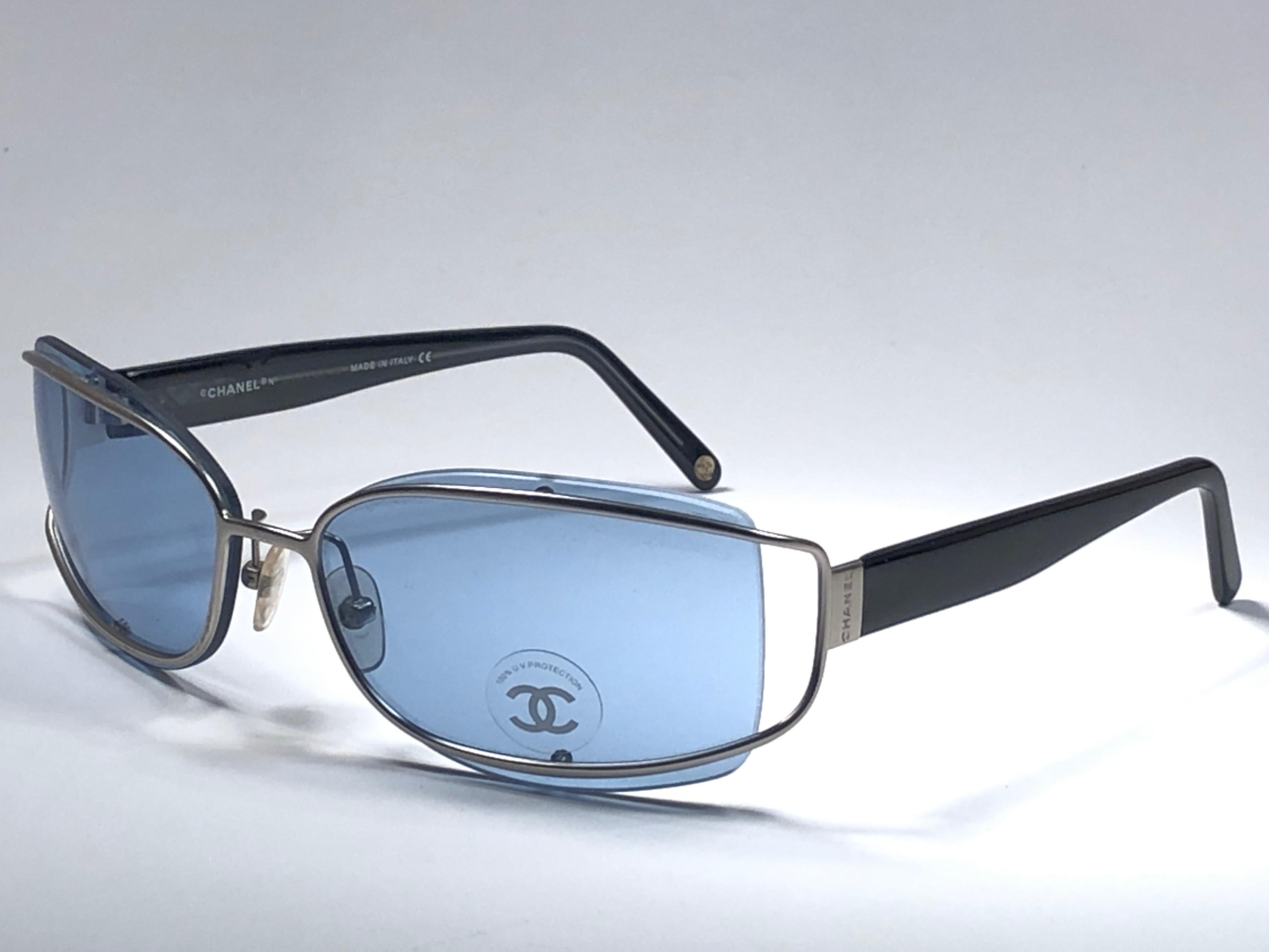 chanel blue frame sunglasses