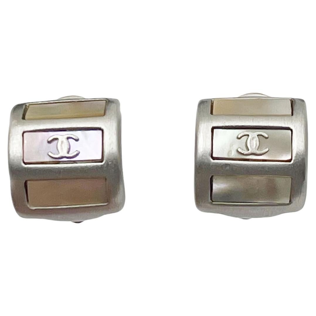 Chanel Vintage Classic Silver CC Baguette Mother of Pearl Clip on Earrings For Sale
