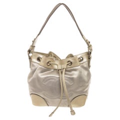 Chanel Vintage Silberne CC Bucket Bag aus Leder mit Kordelzug