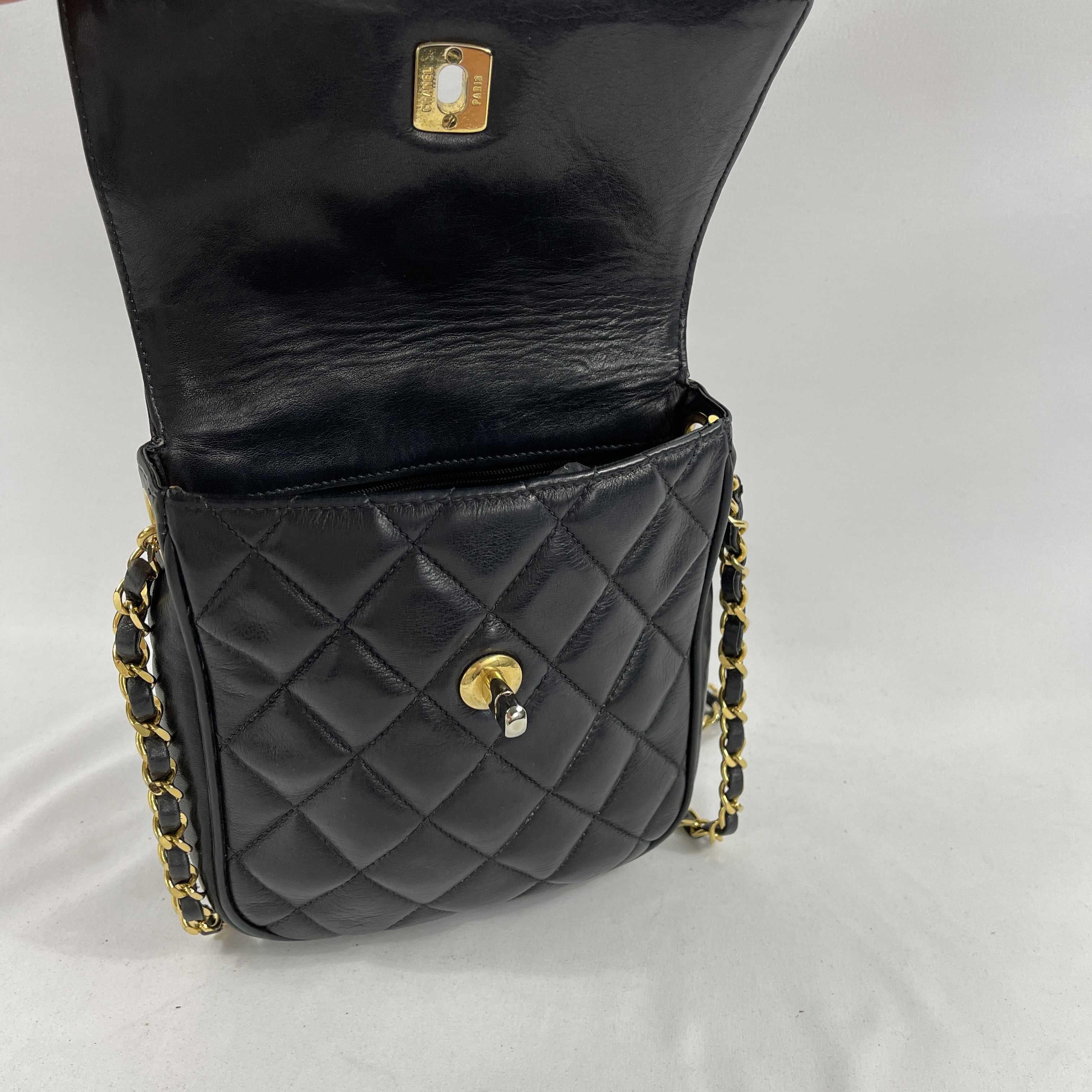 CHANEL Vintage Small Black Quilted CC Lambskin Flap Crossbody / Shoulder Bag 8