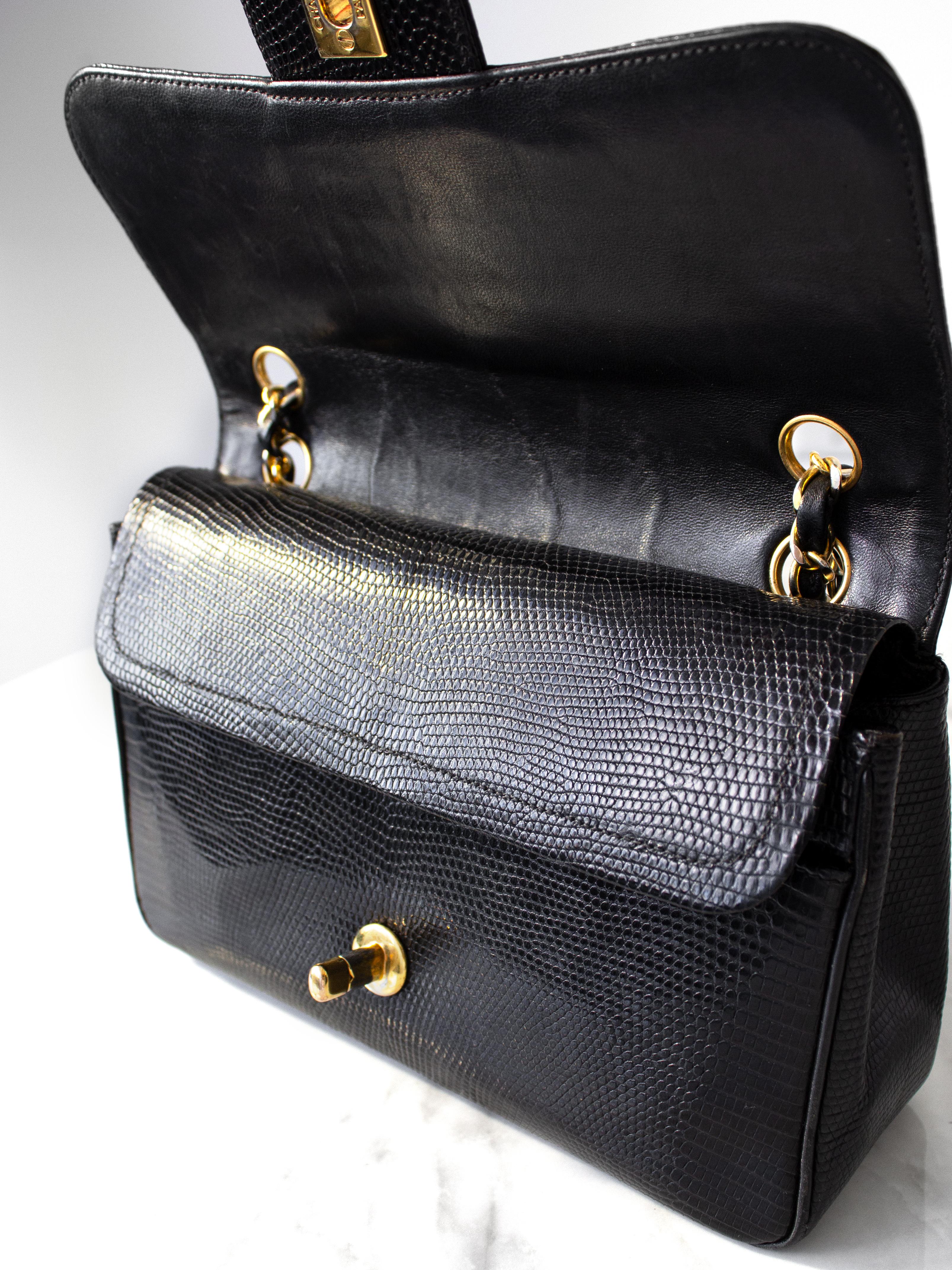 Chanel Vintage Small Classic Flap Exotic Lizard Leather 24K Gold CC Black Bag en vente 9
