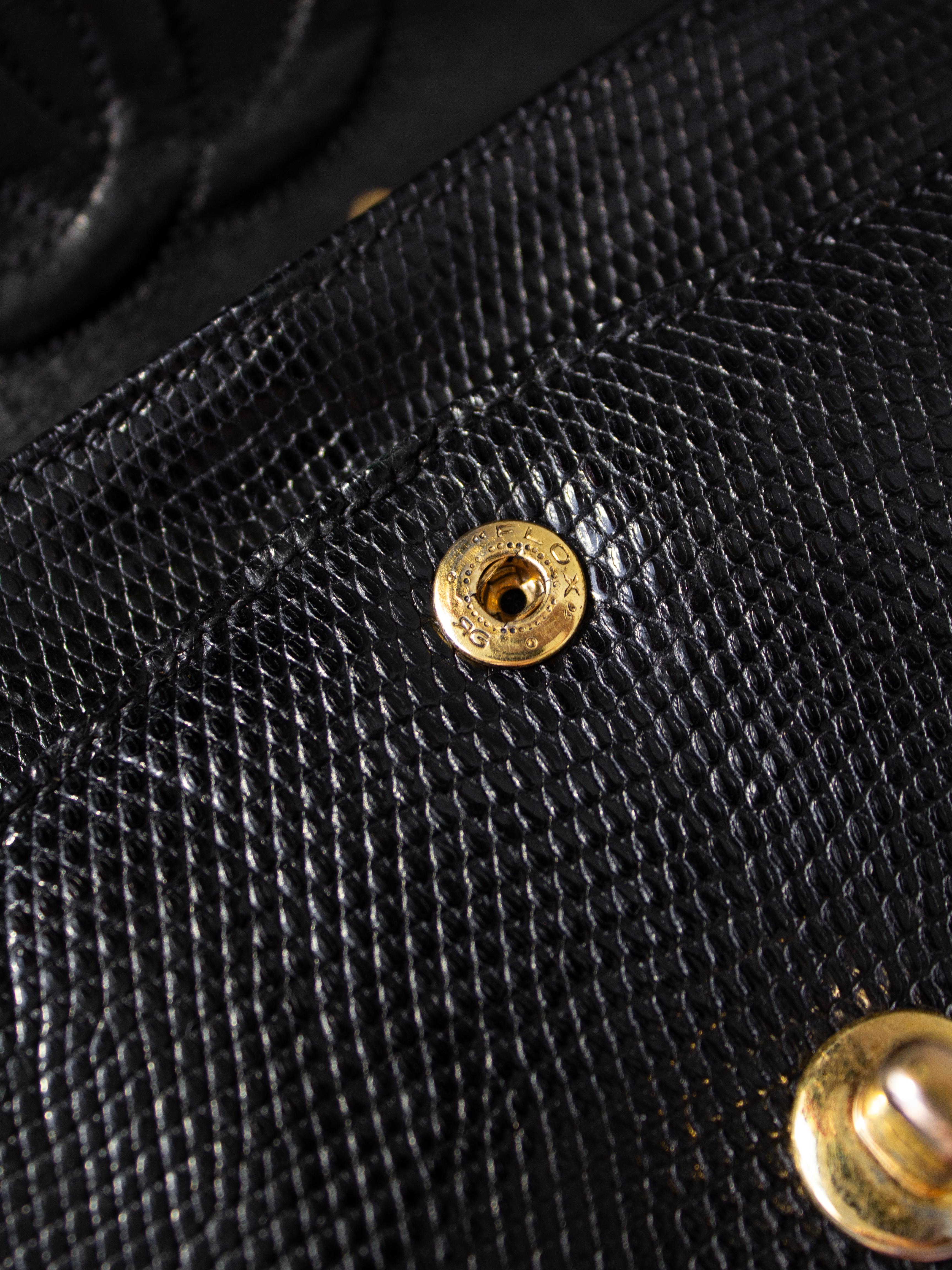 Chanel Vintage Small Classic Flap Exotic Lizard Leather 24K Gold CC Black Bag en vente 11